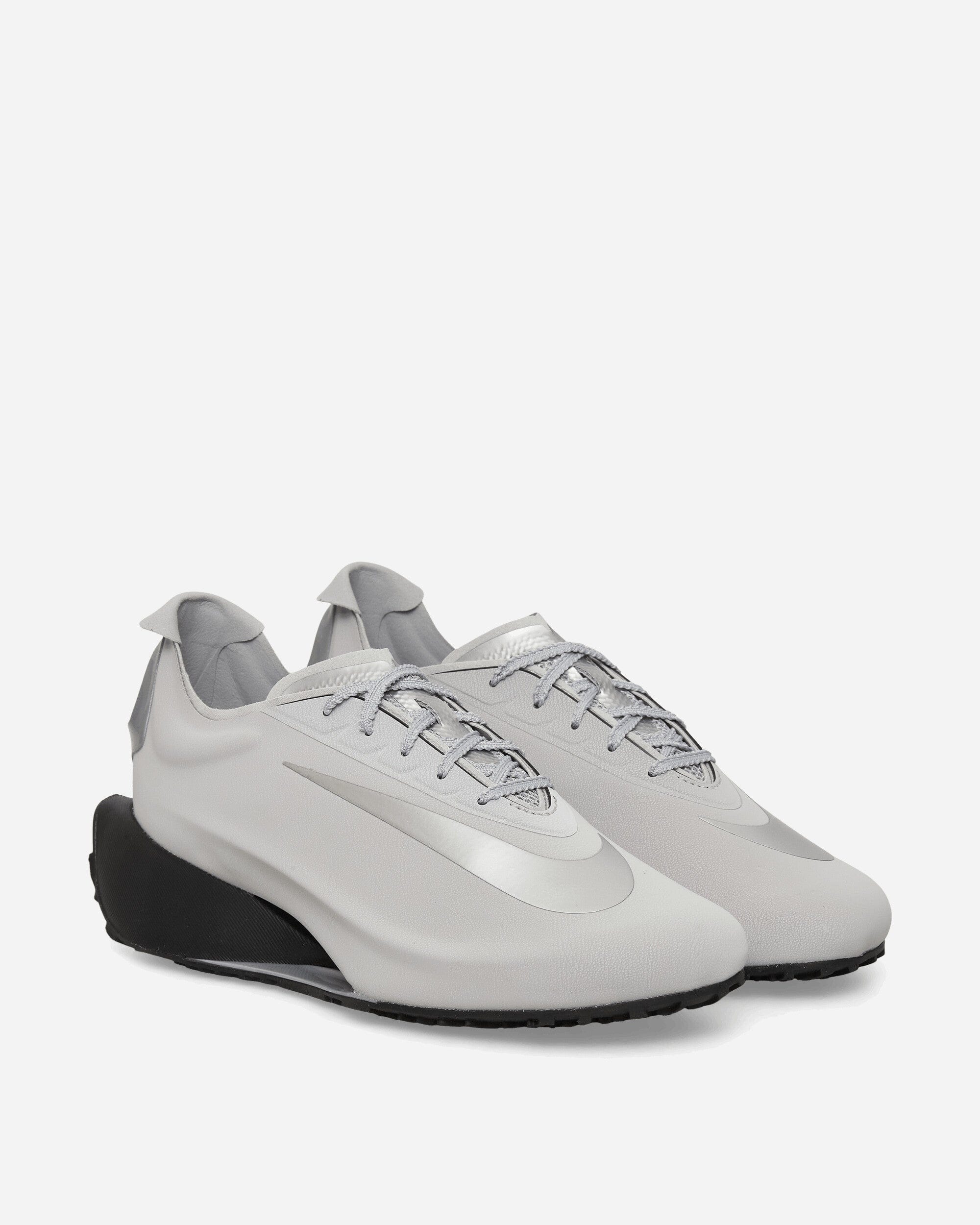 Nike Women's First Sight Noir Sneakers Flat Silver / Metallic Silver / Black