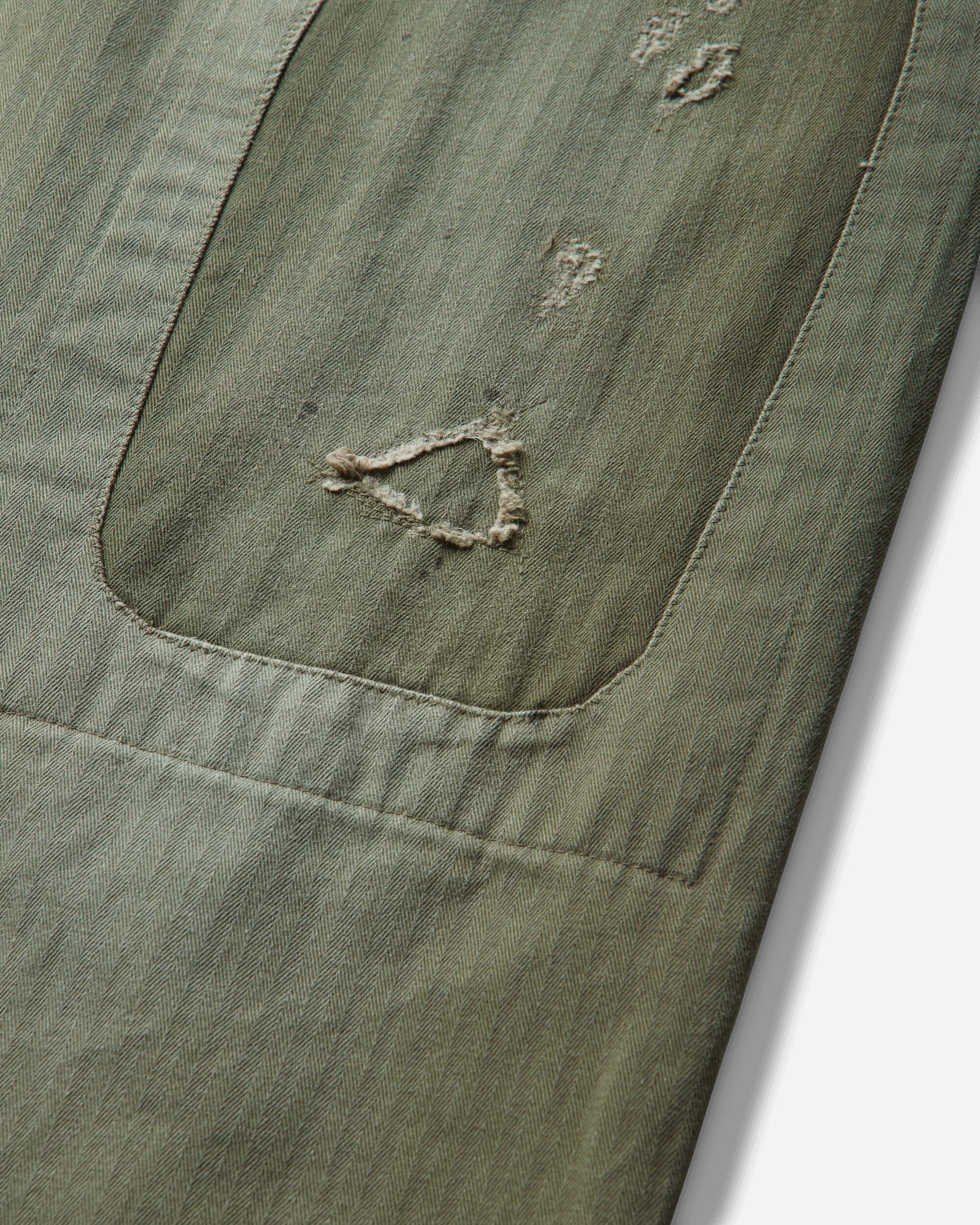 KAPITAL Men's Herringbone Fatigue Baggy Pants (Rushfiled Remake) Khaki