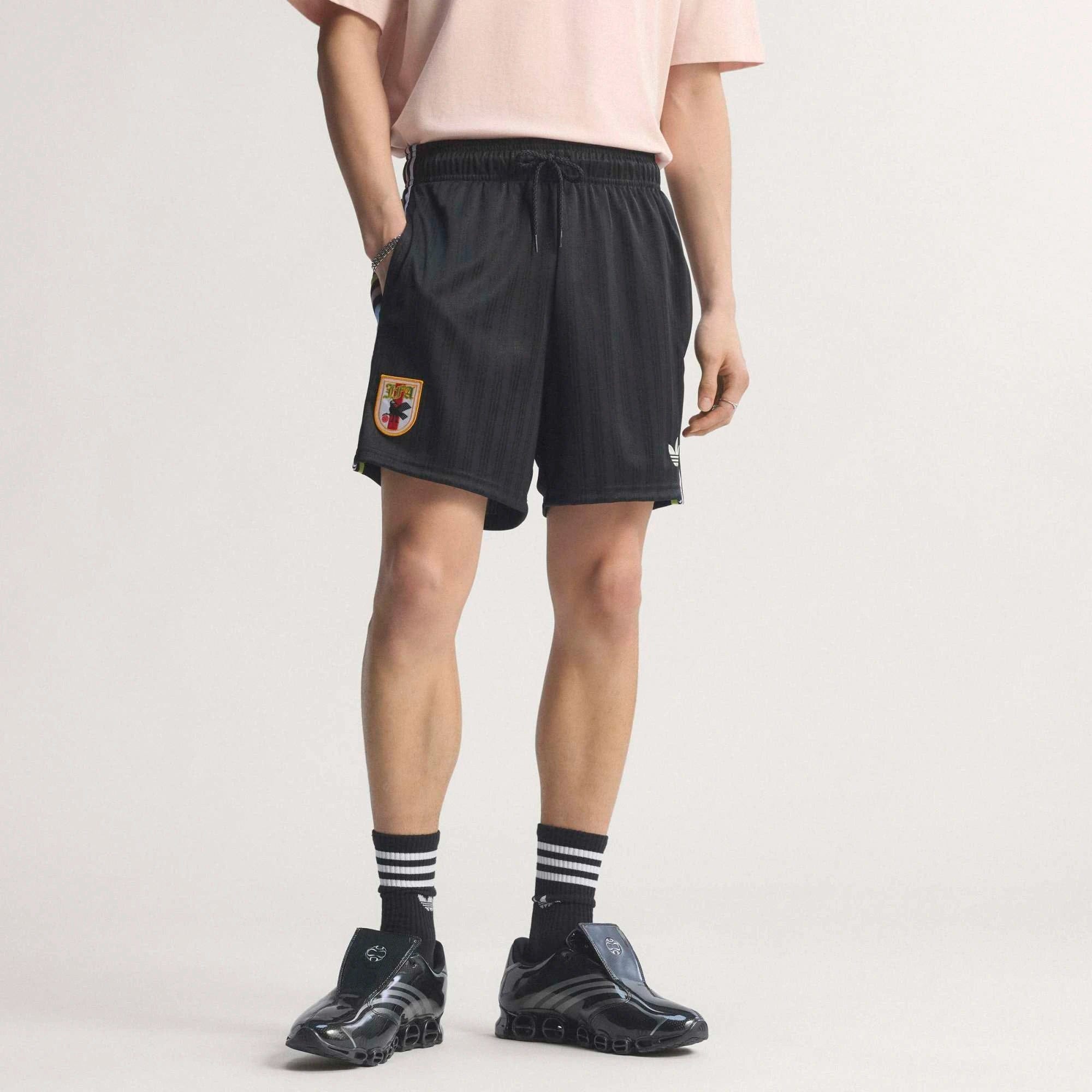 adidas Originals Japan OG Shorts – Black