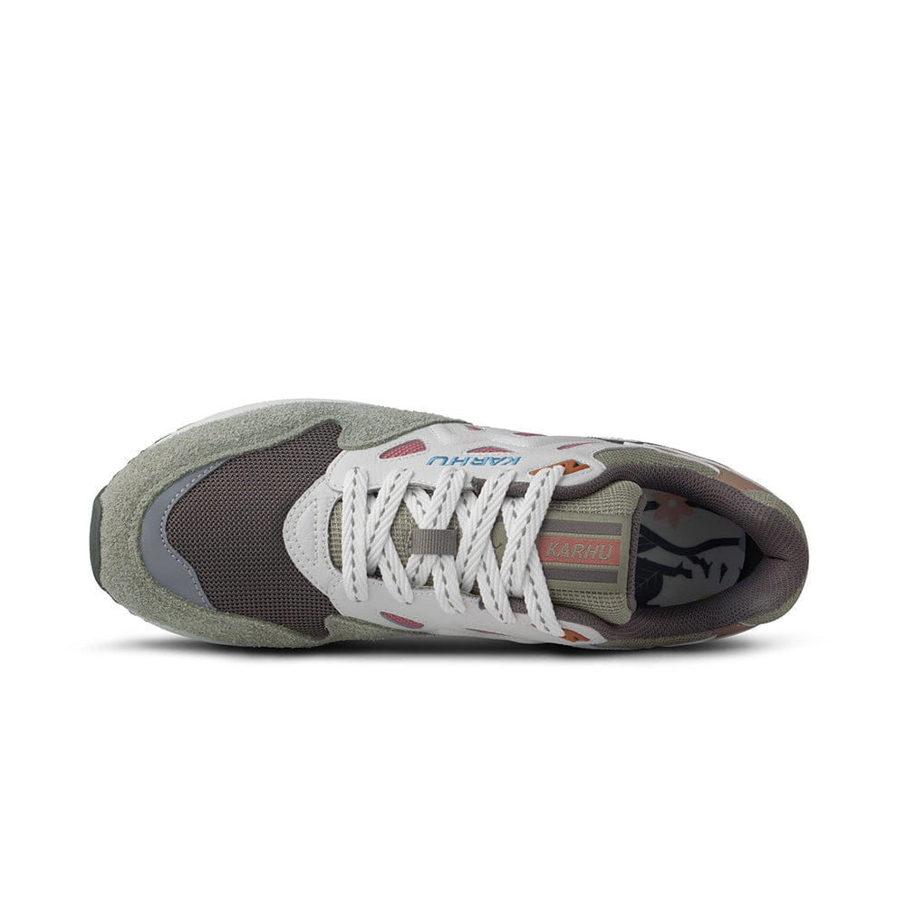 Karhu Legacy 96 Sneaker Herren – Flower Pack Dark Gull Gray / Light Mahogany