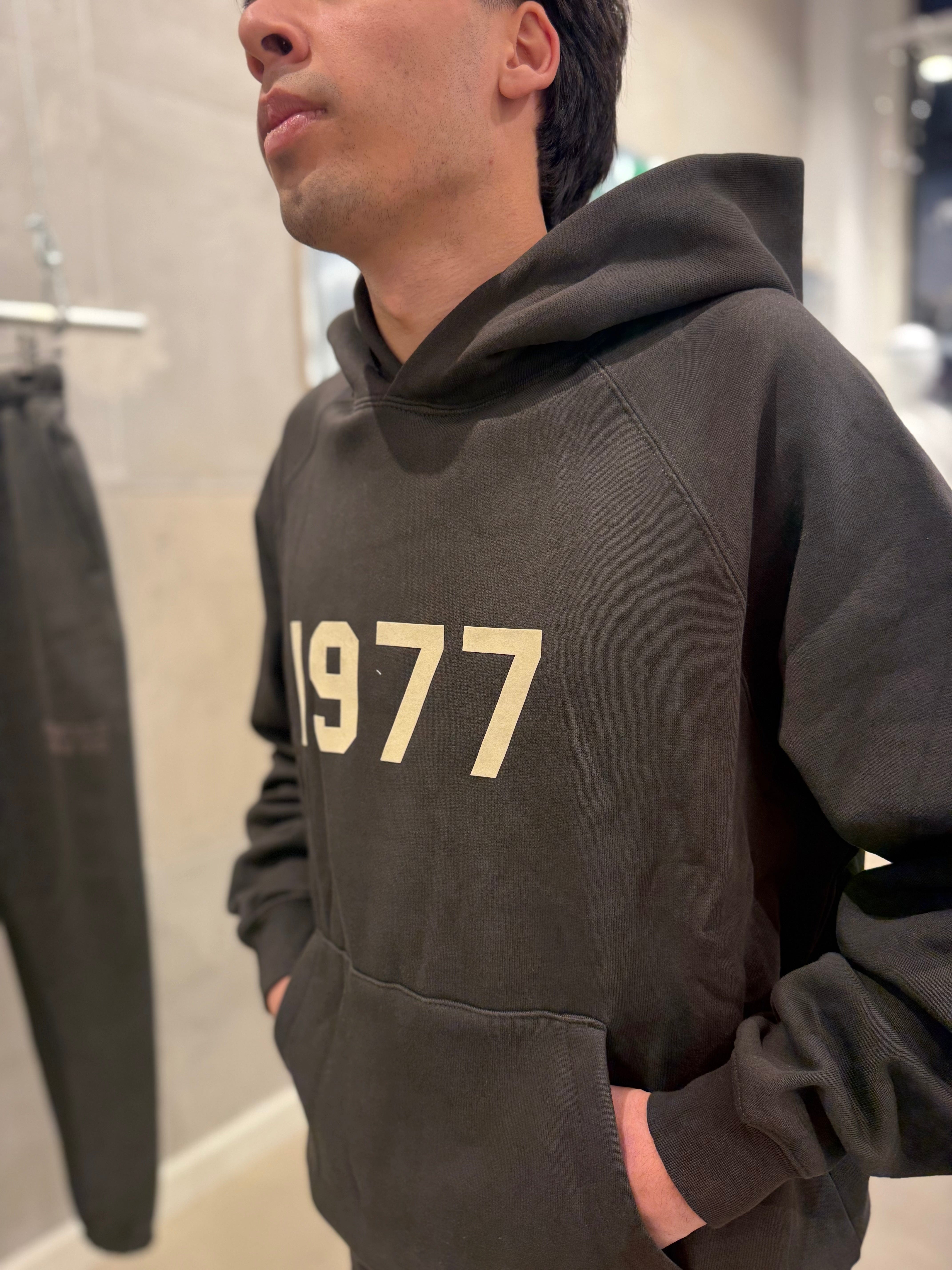Fear of God Essentials 1977 IRON JOGGER SET
