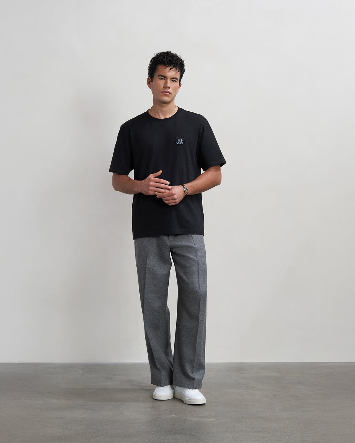 Conventional T-shirt Embroidered Knot Black