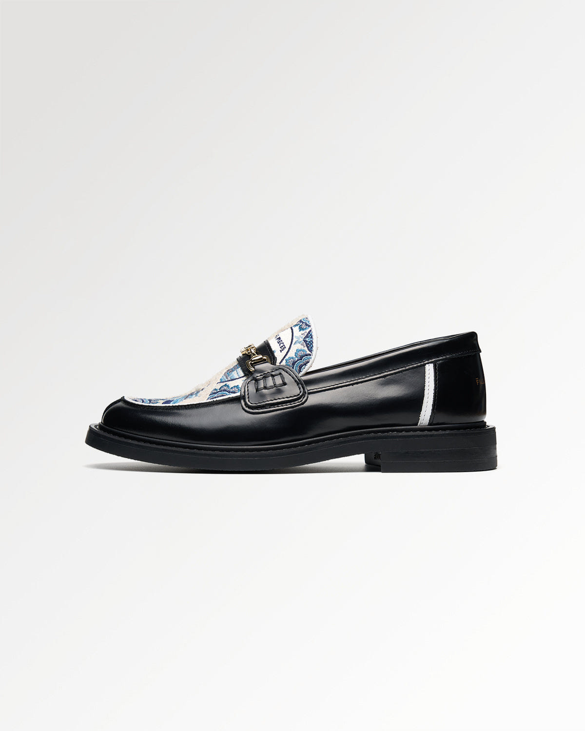 Entry Luxury Loafer Broken Plate Black