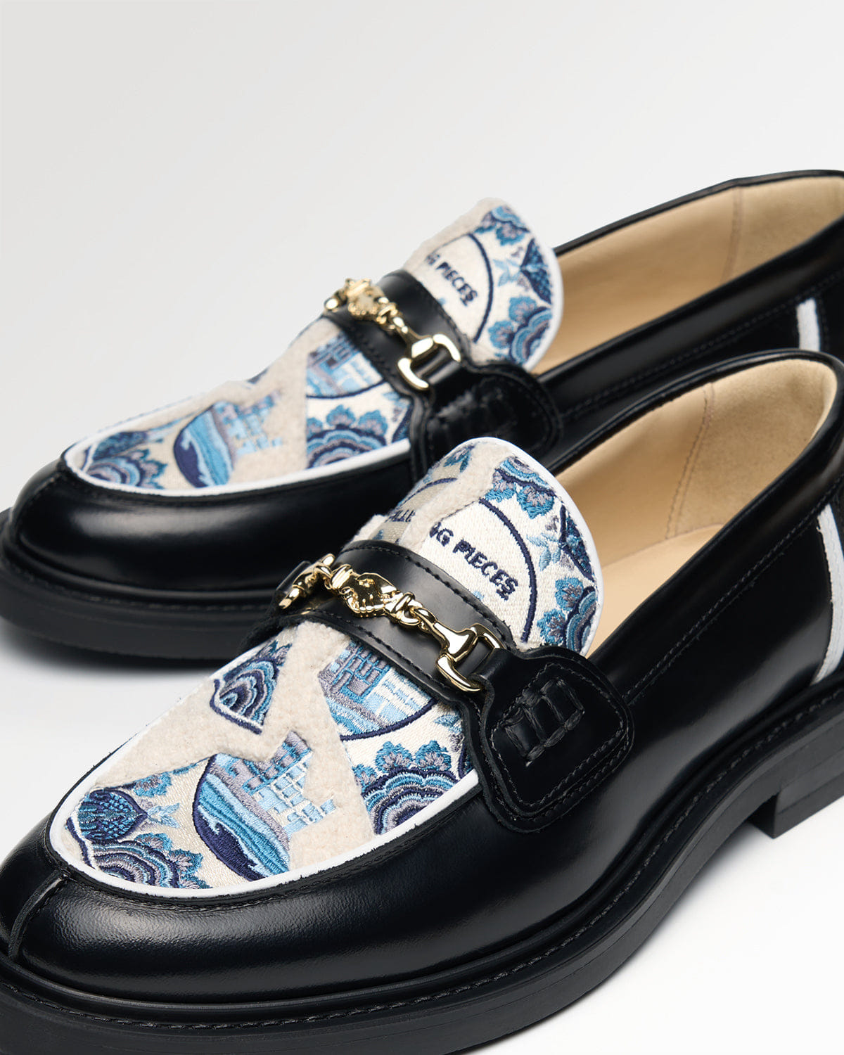 Entry Luxury Loafer Broken Plate Black