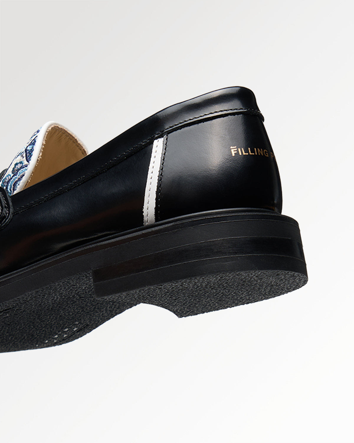 Entry Luxury Loafer Broken Plate Black
