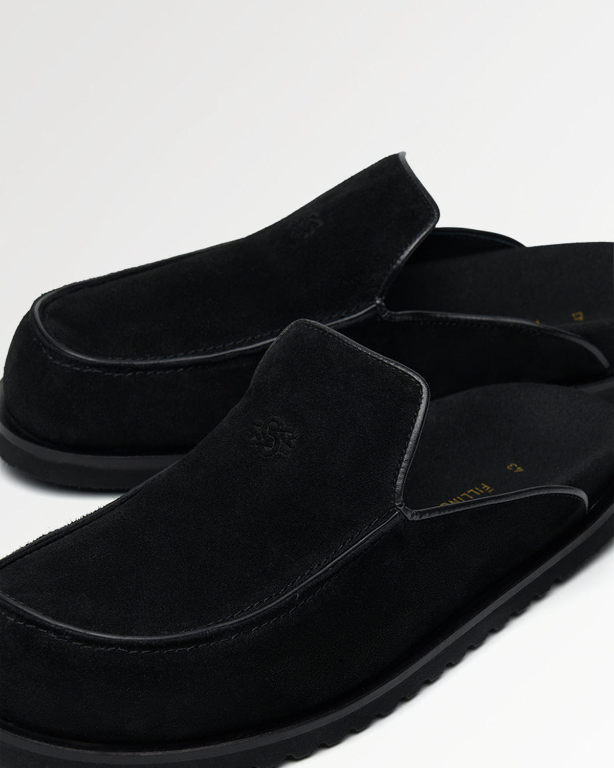 Trend Maven Clog Suede Black
