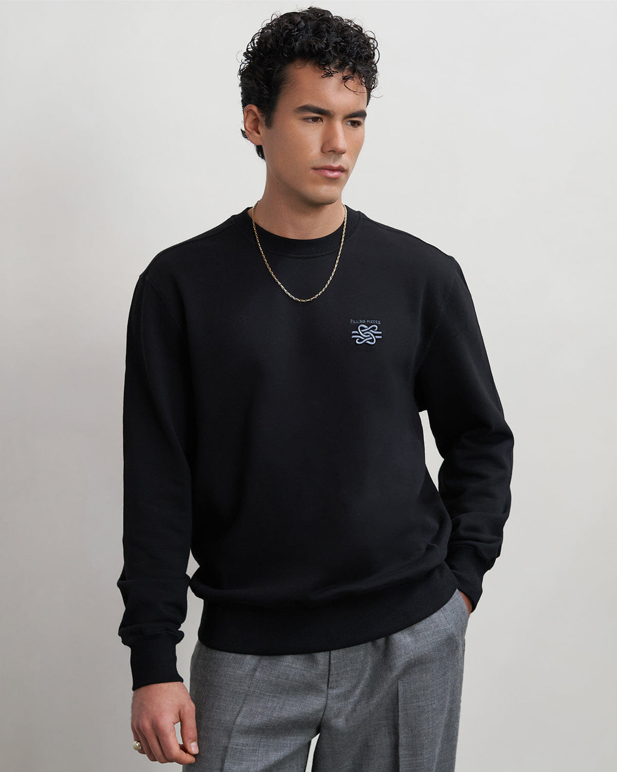 Conventional Sweatshirt Embroidered Knot Black