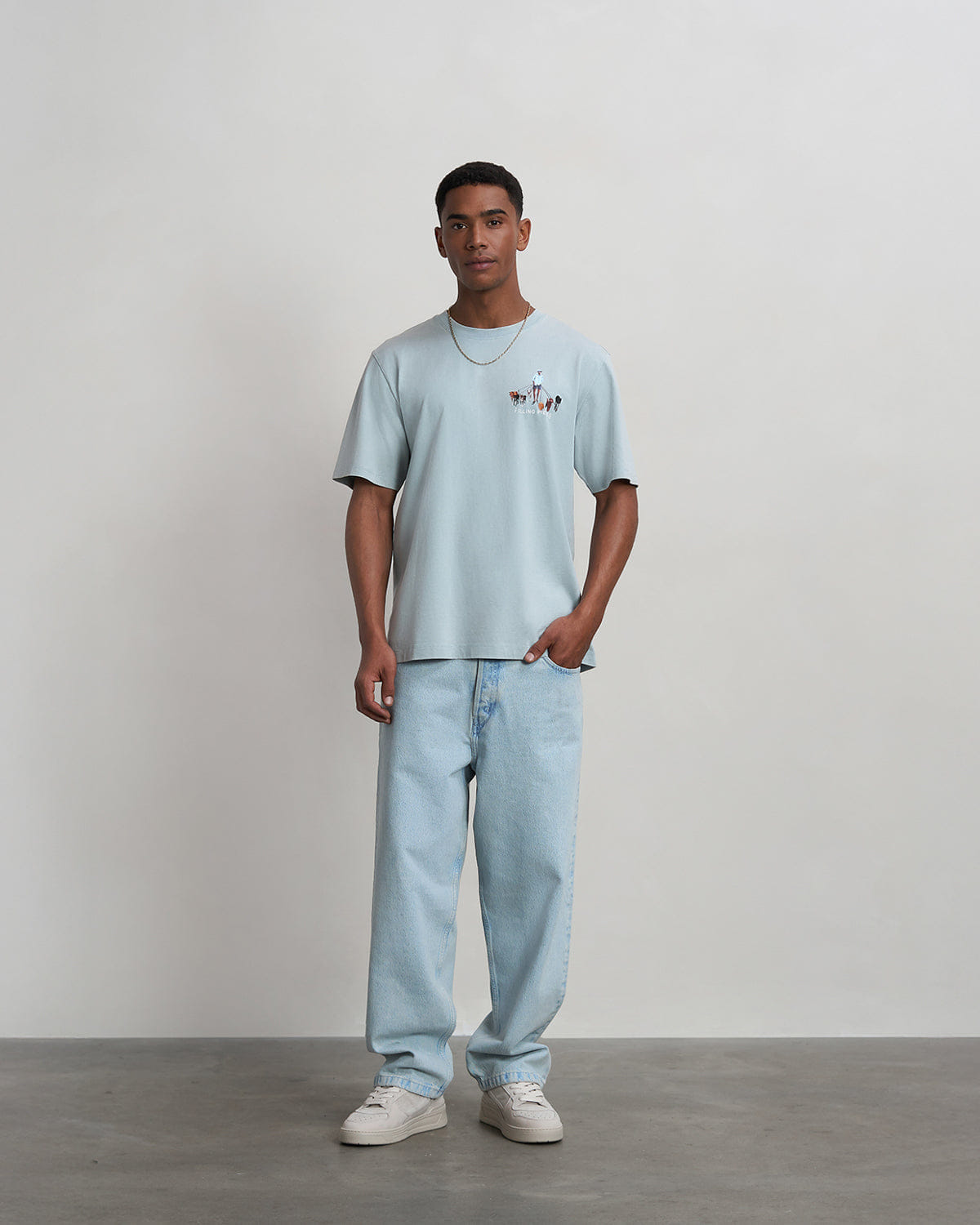 Trend Maven T-shirt Dog Walker Arona
