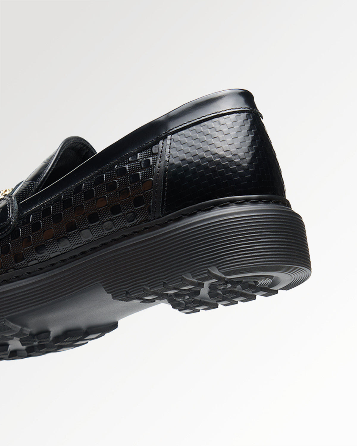 Entry Luxury Loafer Graved Black