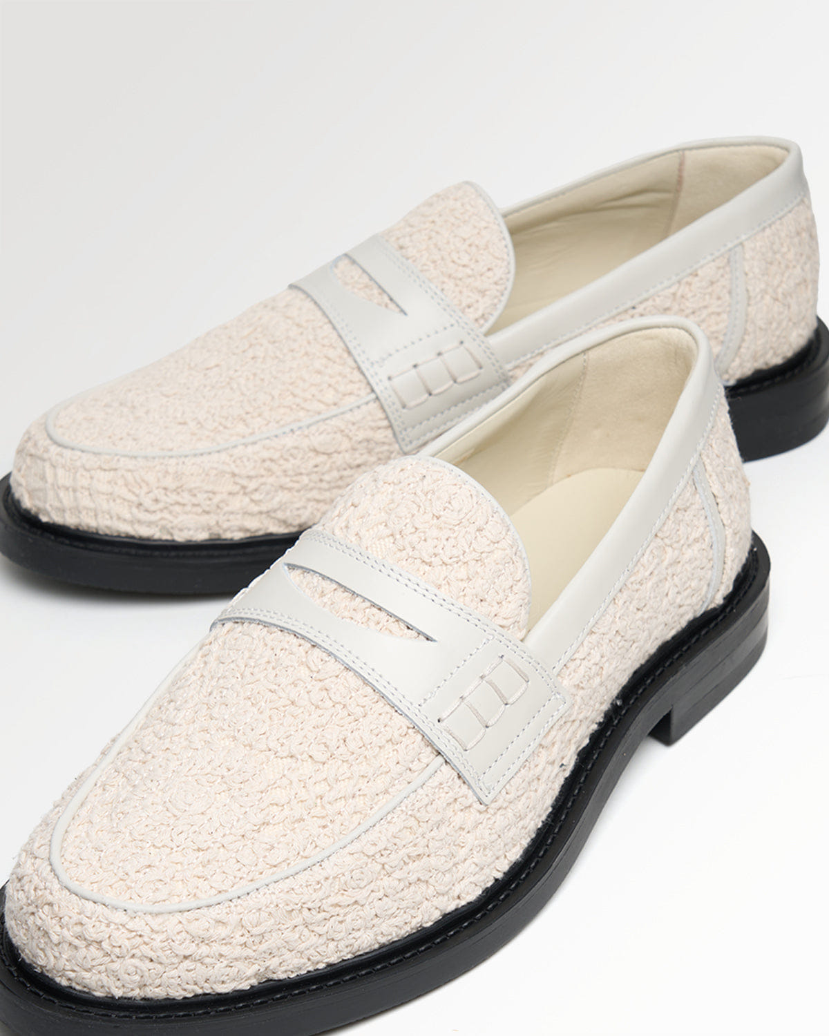 Entry Luxury Loafer Crochet Beige