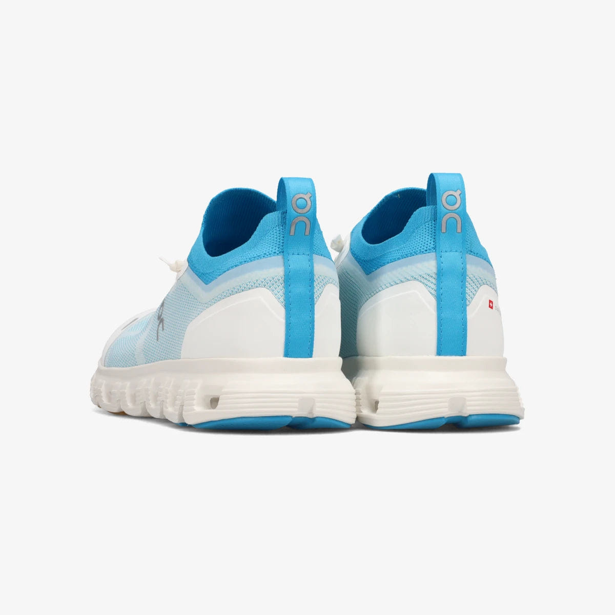 On Running ON CLOUD 6 VERSA (M)