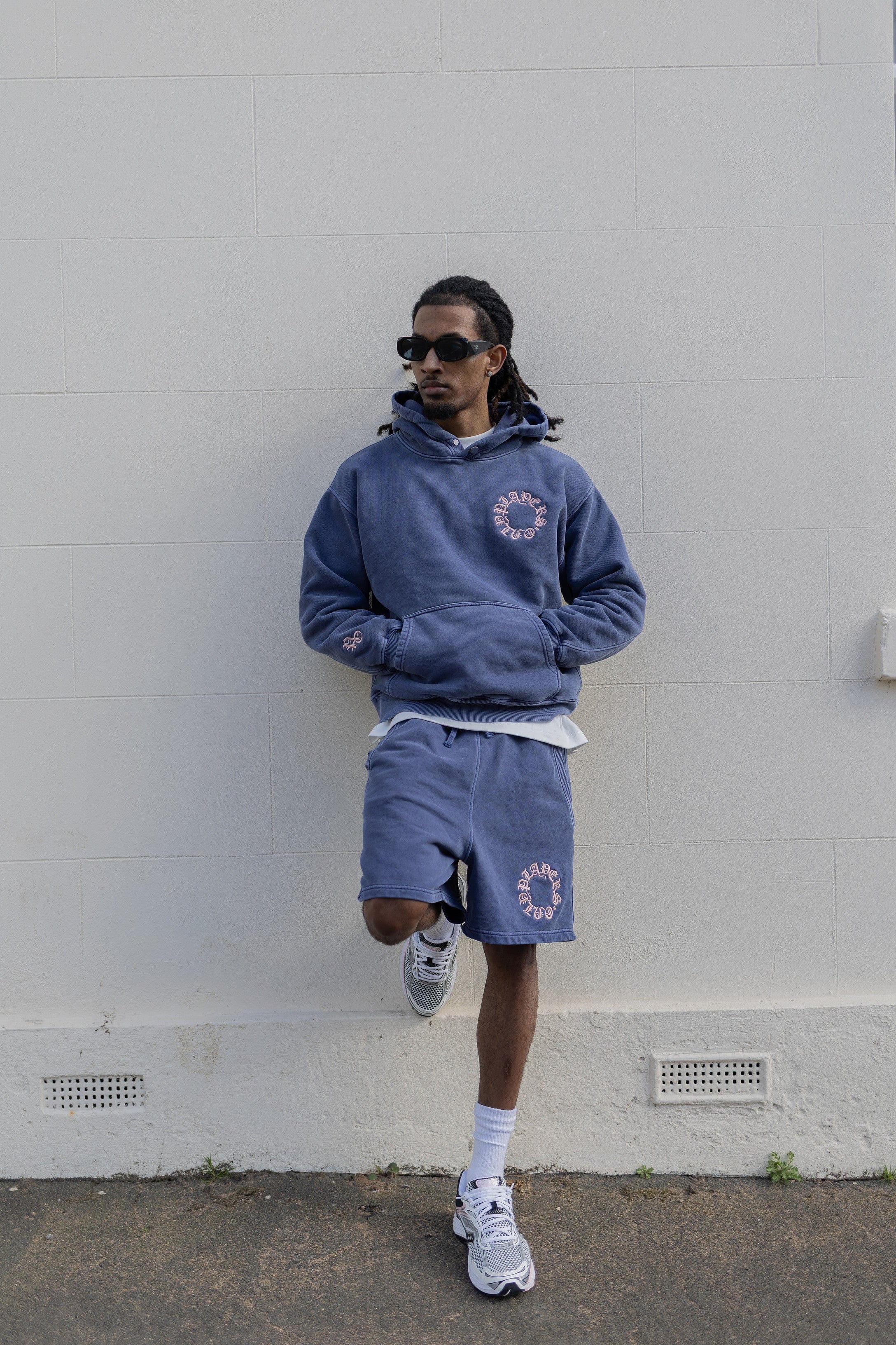 PLAYERS ONLY WASHED NAVY EMBROIDERED SHORTS
