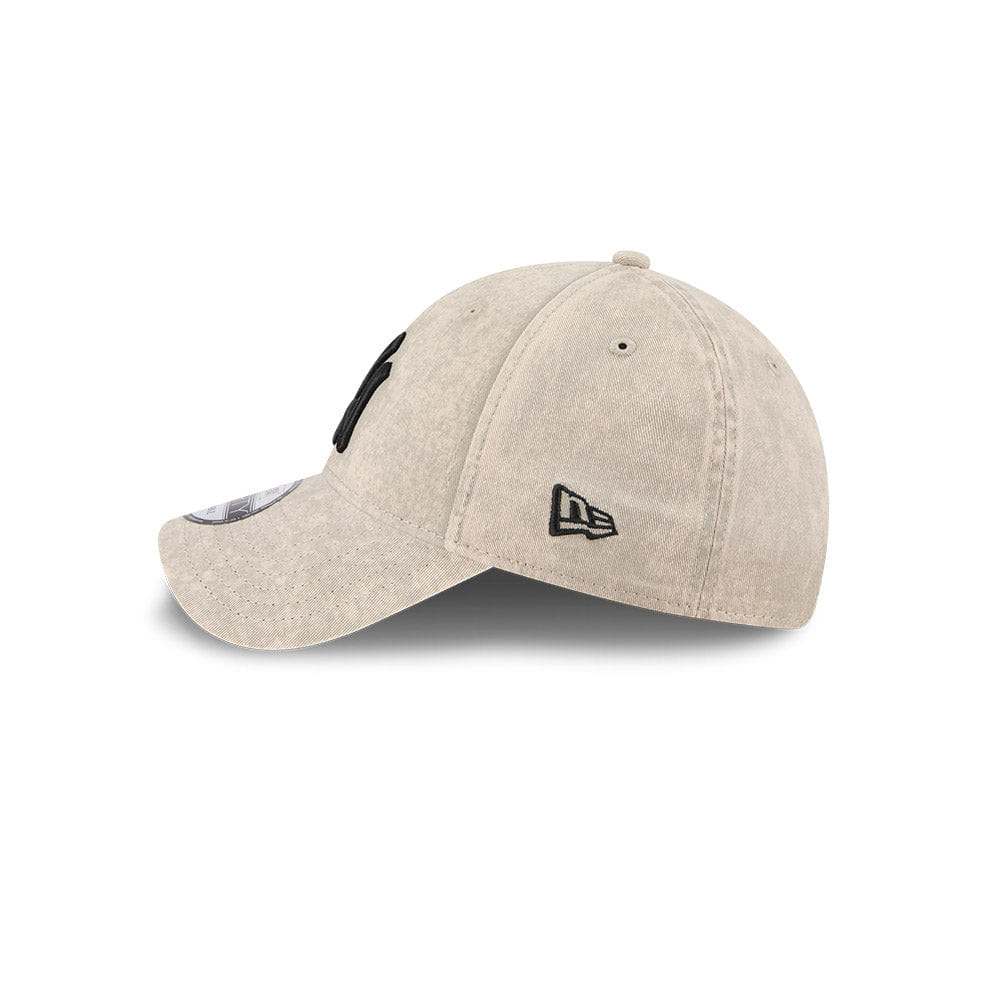 New Era N.Y Yankees 9Forty Snapback Cap (Washed Pebble/Black)