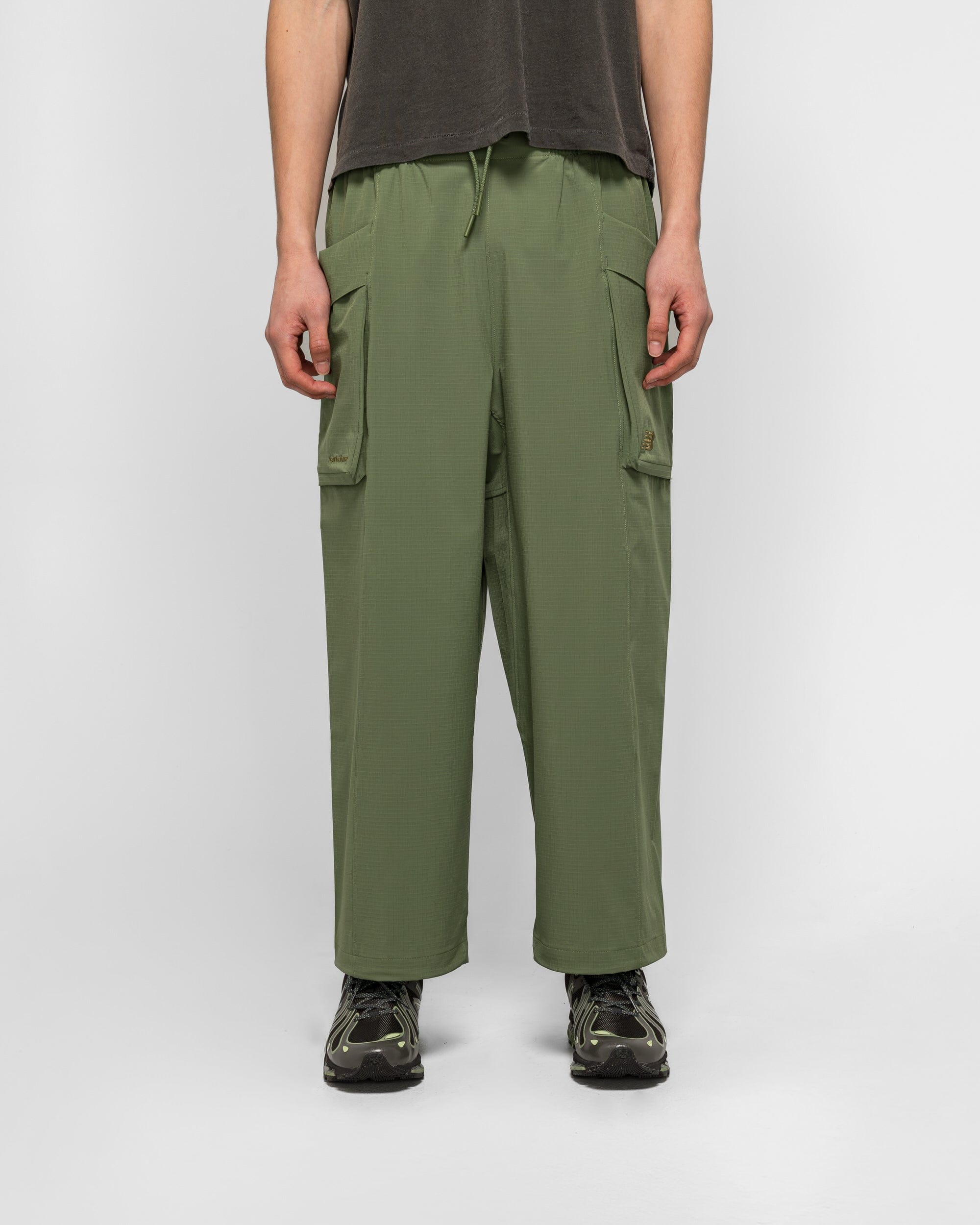 New Balance Cropped Cargo Pant - Utility