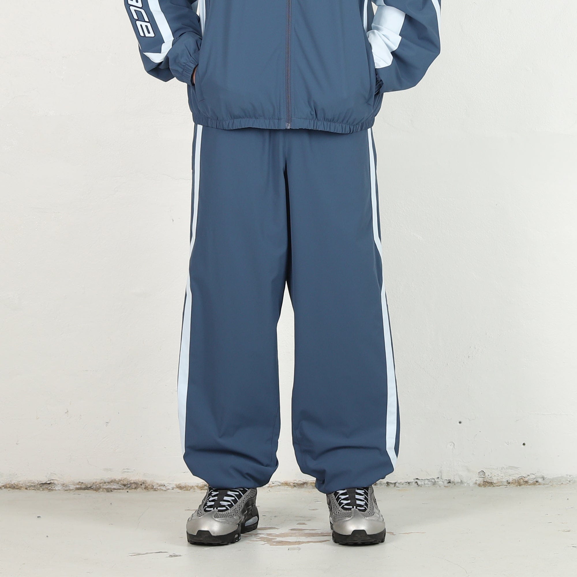 Palace Links Shell Jogger - Navy