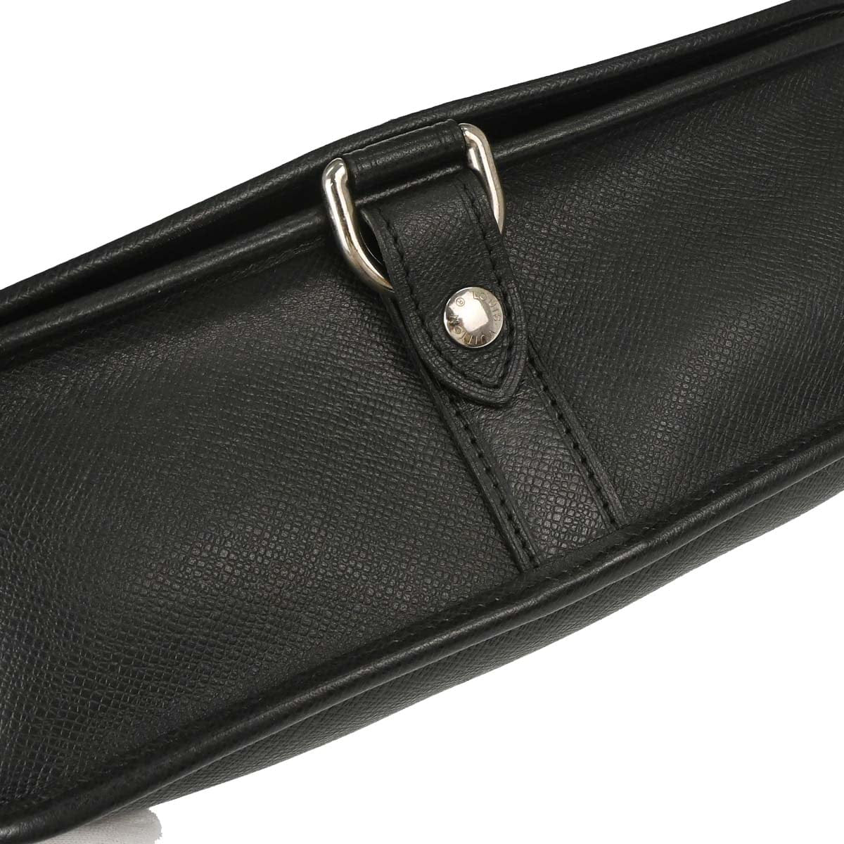Louis Vuitton 2010 Black Taiga Andrei Shoulder Bag M32482