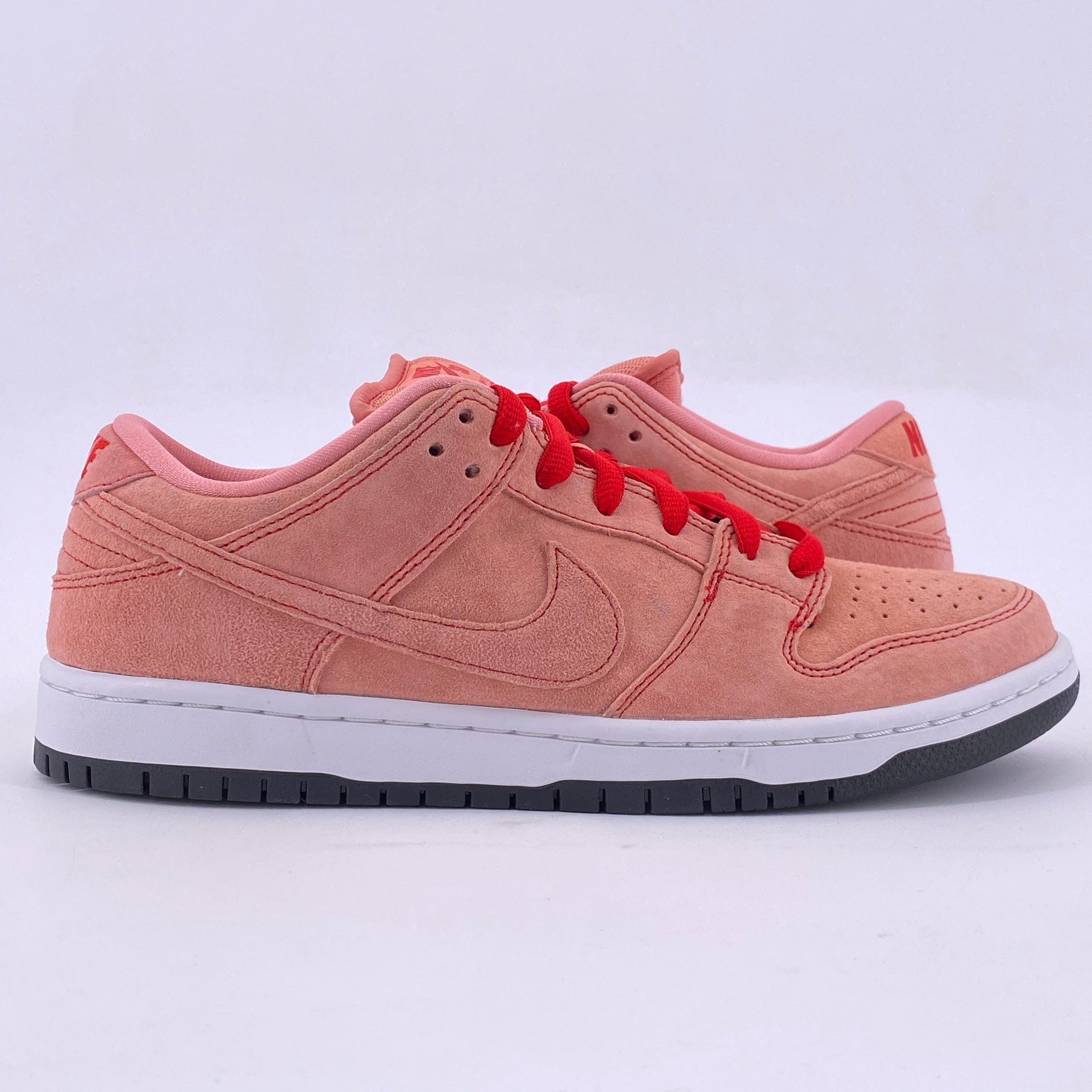 Nike SB Dunk Low "Pink Pig" 2021 New Size 9