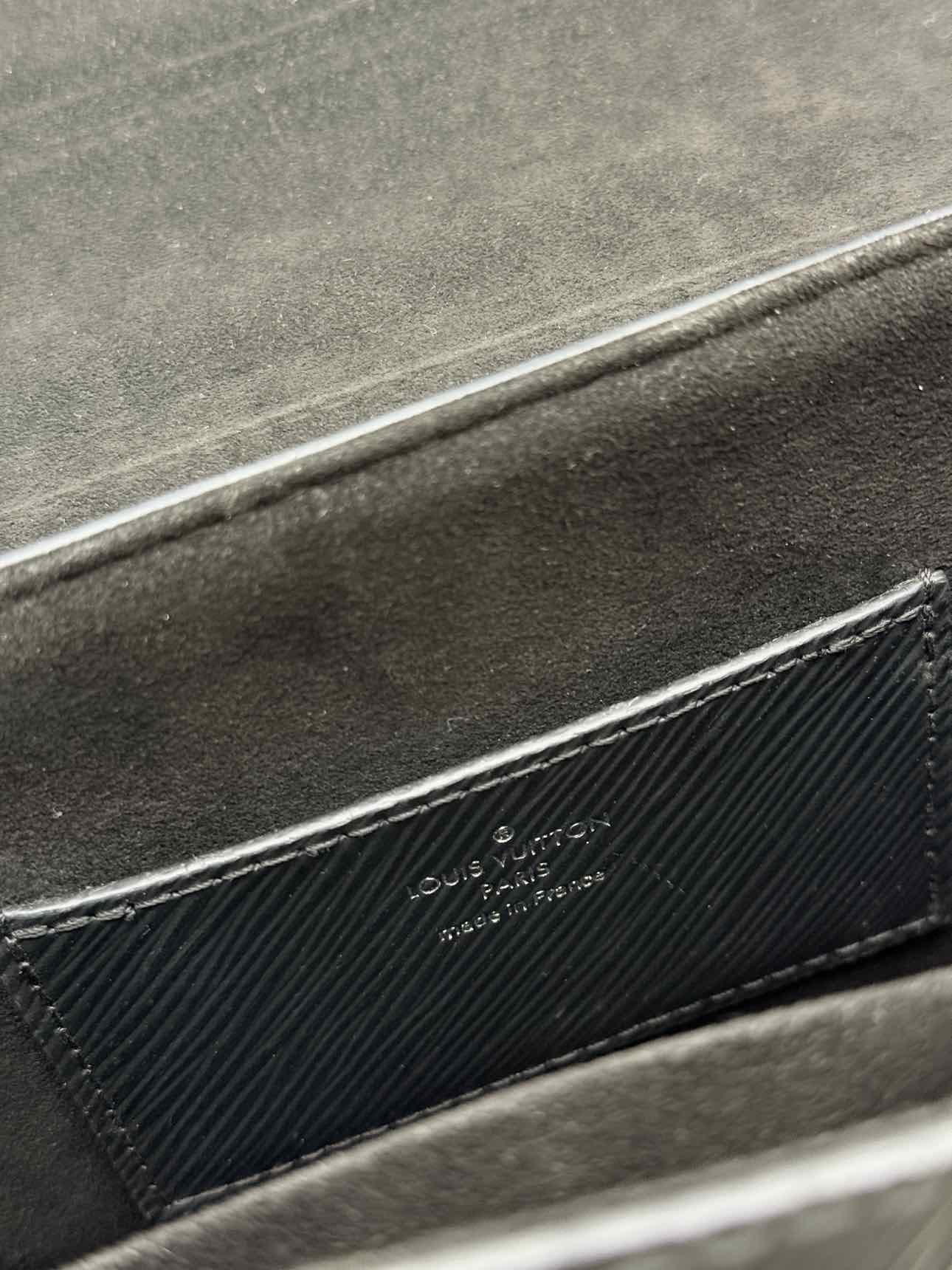 LOUIS VUITTON Twist MM Black Shoulder Bag