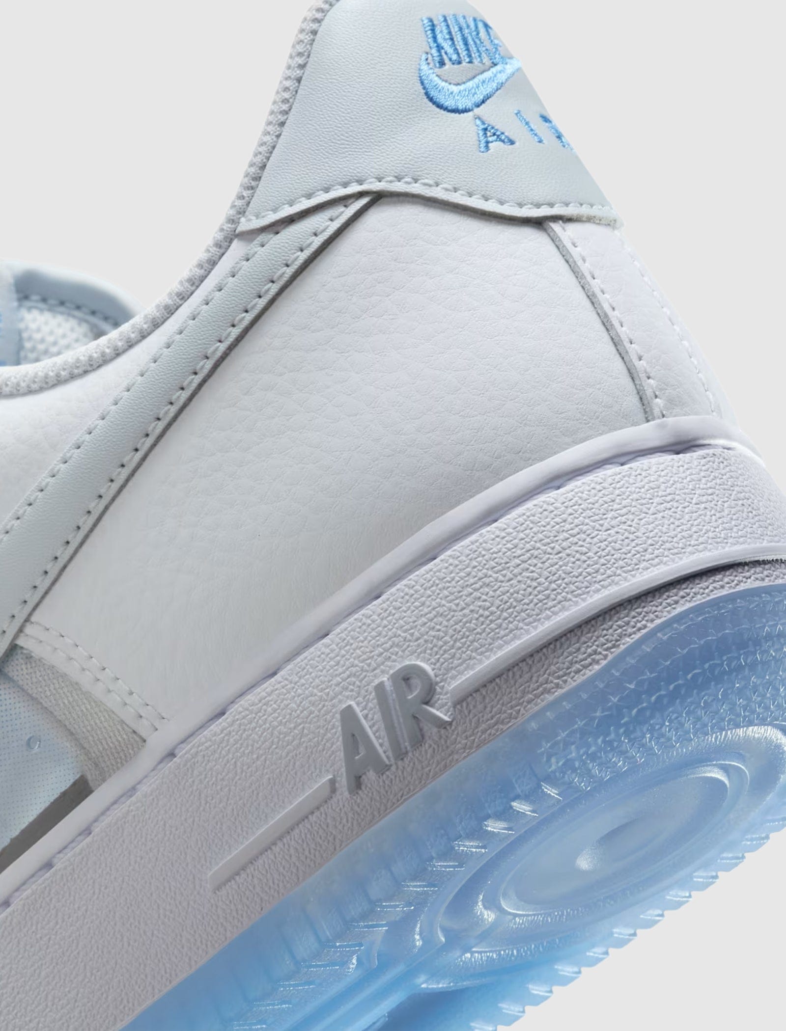 Nike AIR FORCE 1 "CLEAR"