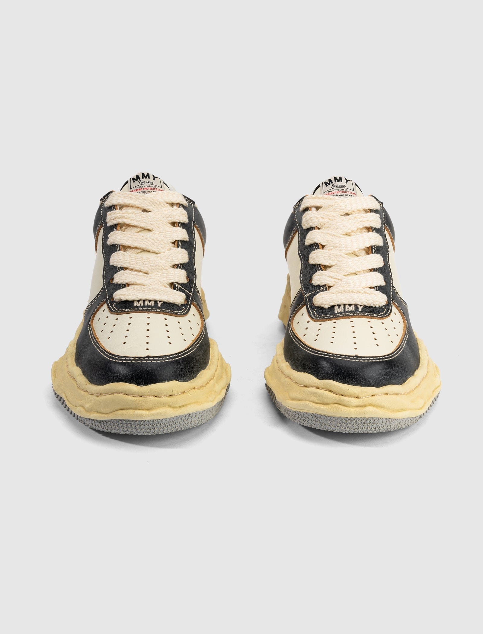 Maison Mihara Yasuhiro WAYNE LOW TOP SNEAKERS "BLACK/WHITE"