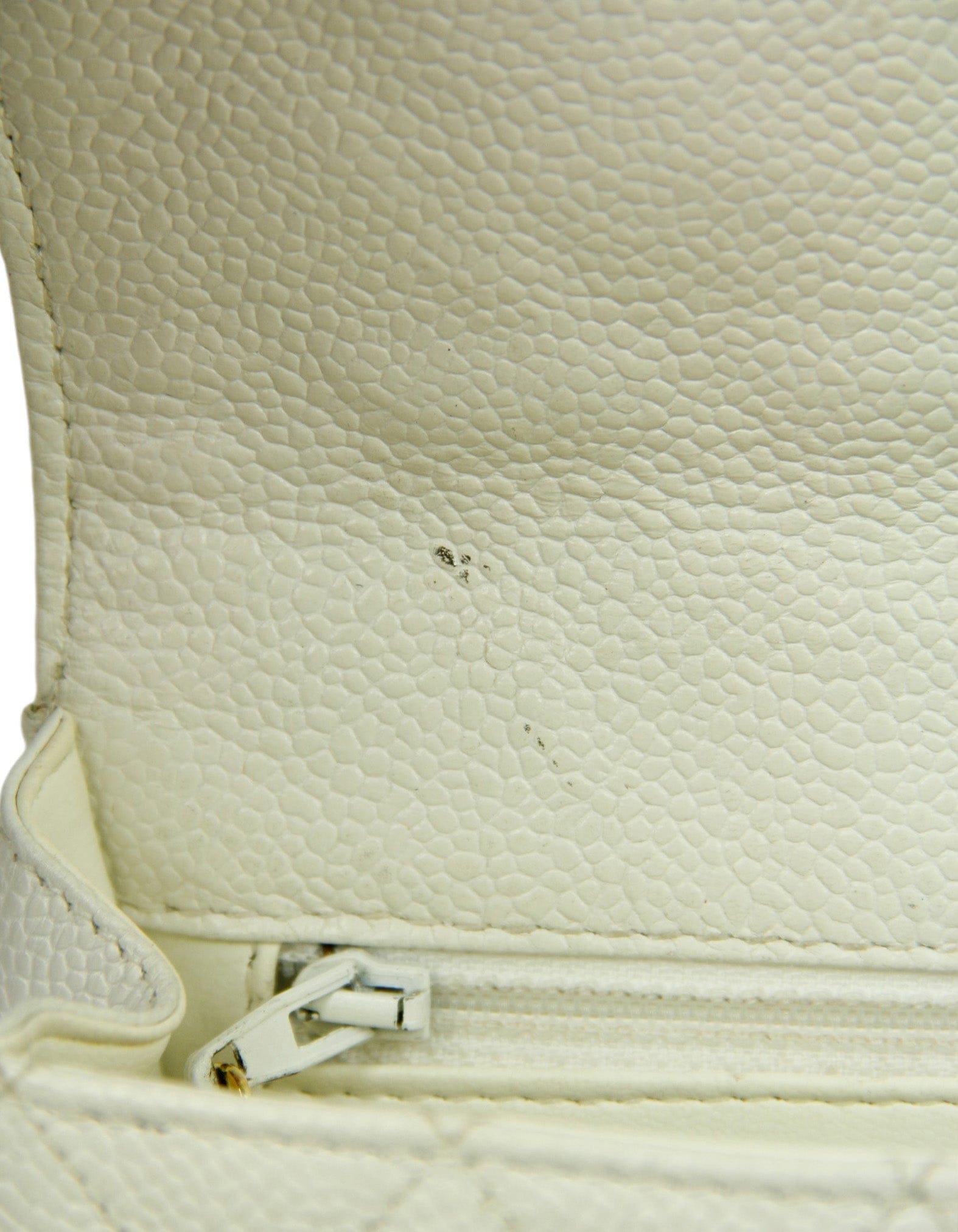 ASC Resale Chanel Vintage 1990s White Quilted Belt Bag sz 85/34"