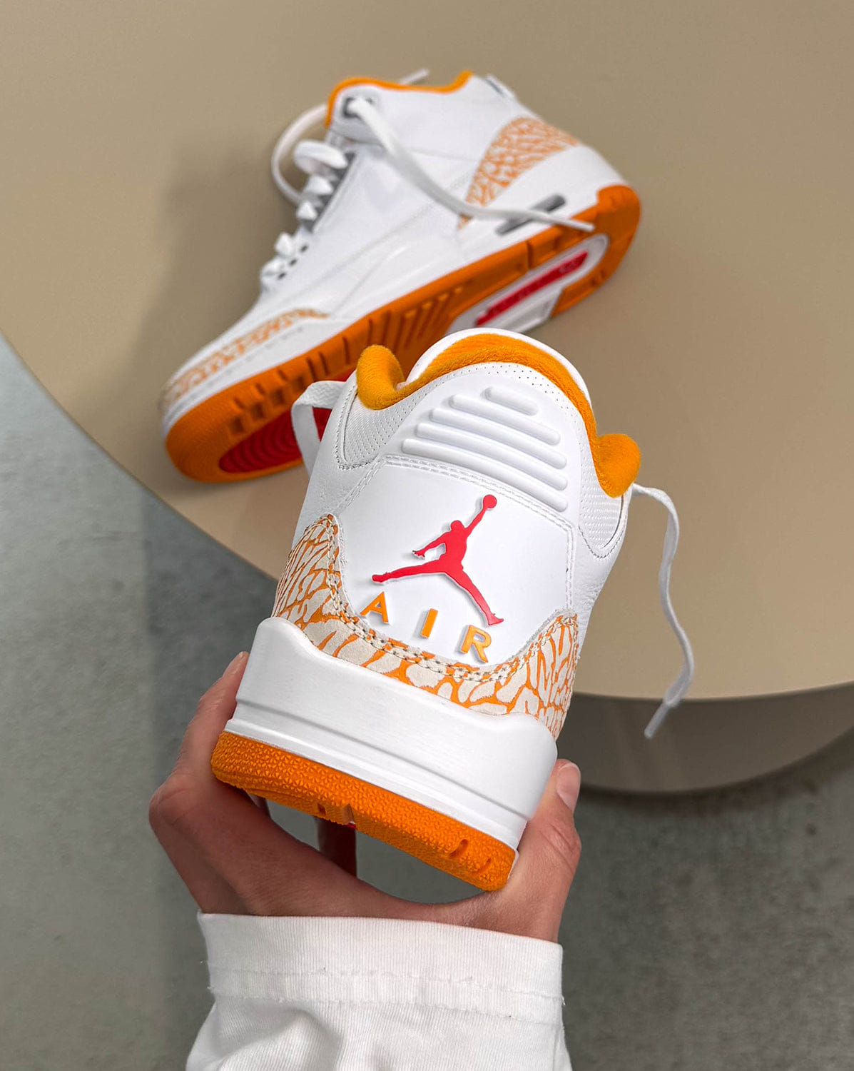 Air Jordan Nike Wmns Air Jordan 3 Retro *White and Orange Peel*