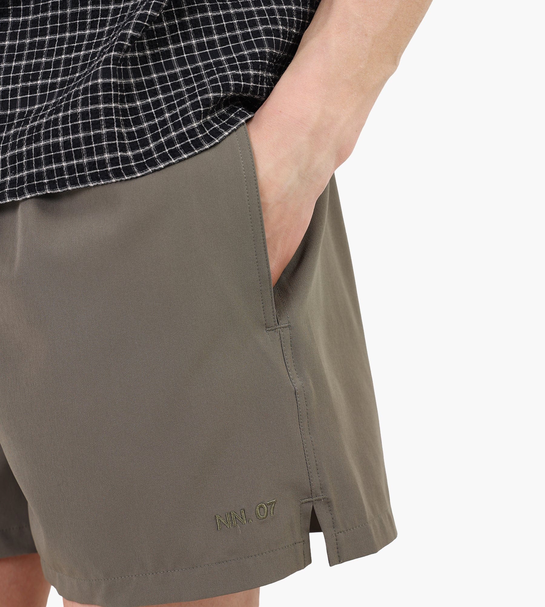 NN.07 Holiday Shorts 10039 Capers