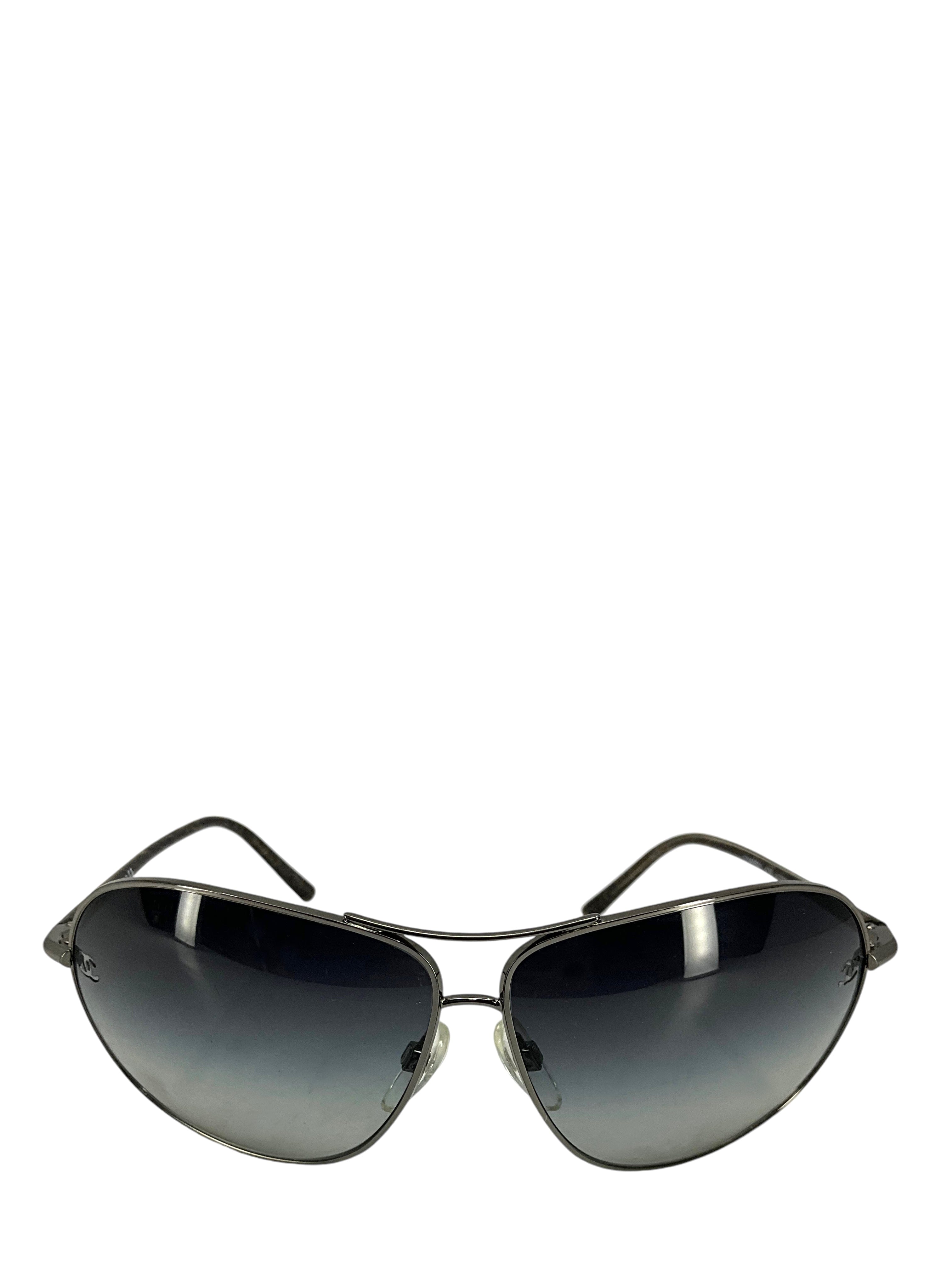 CHANEL CC Logo 4193 Aviator Sunglasses