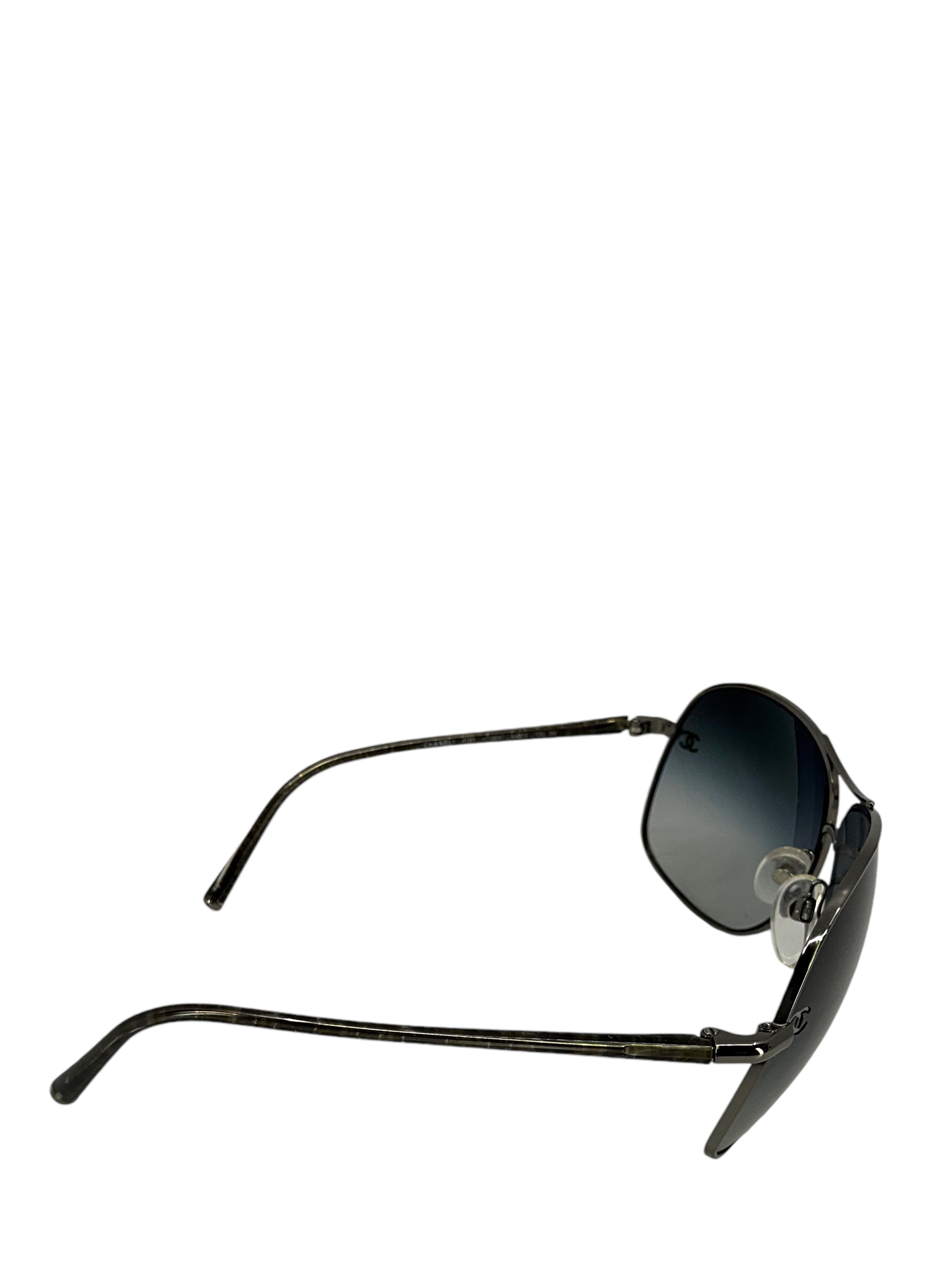 CHANEL CC Logo 4193 Aviator Sunglasses