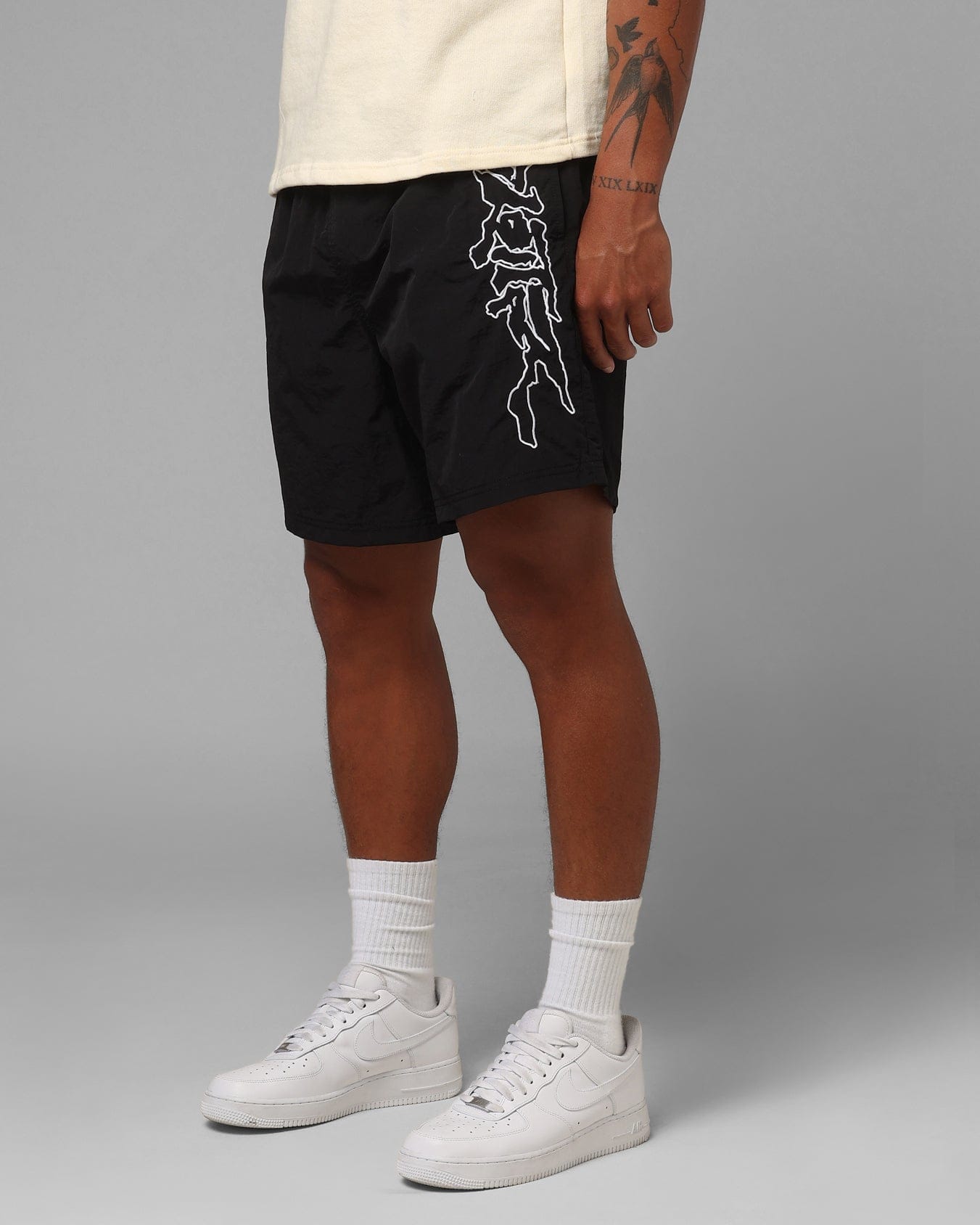 Loiter Walk Shorts Black