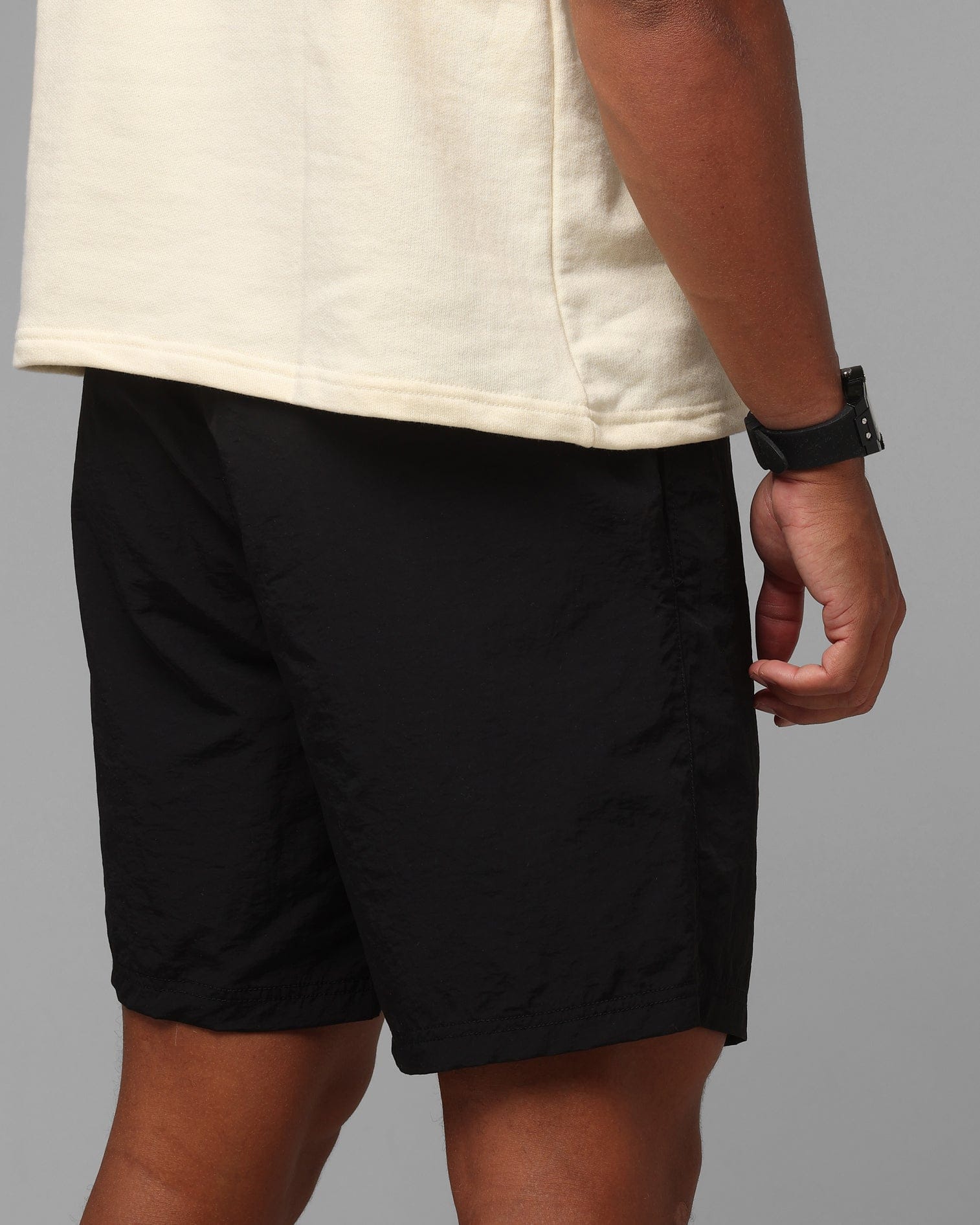 Loiter Walk Shorts Black