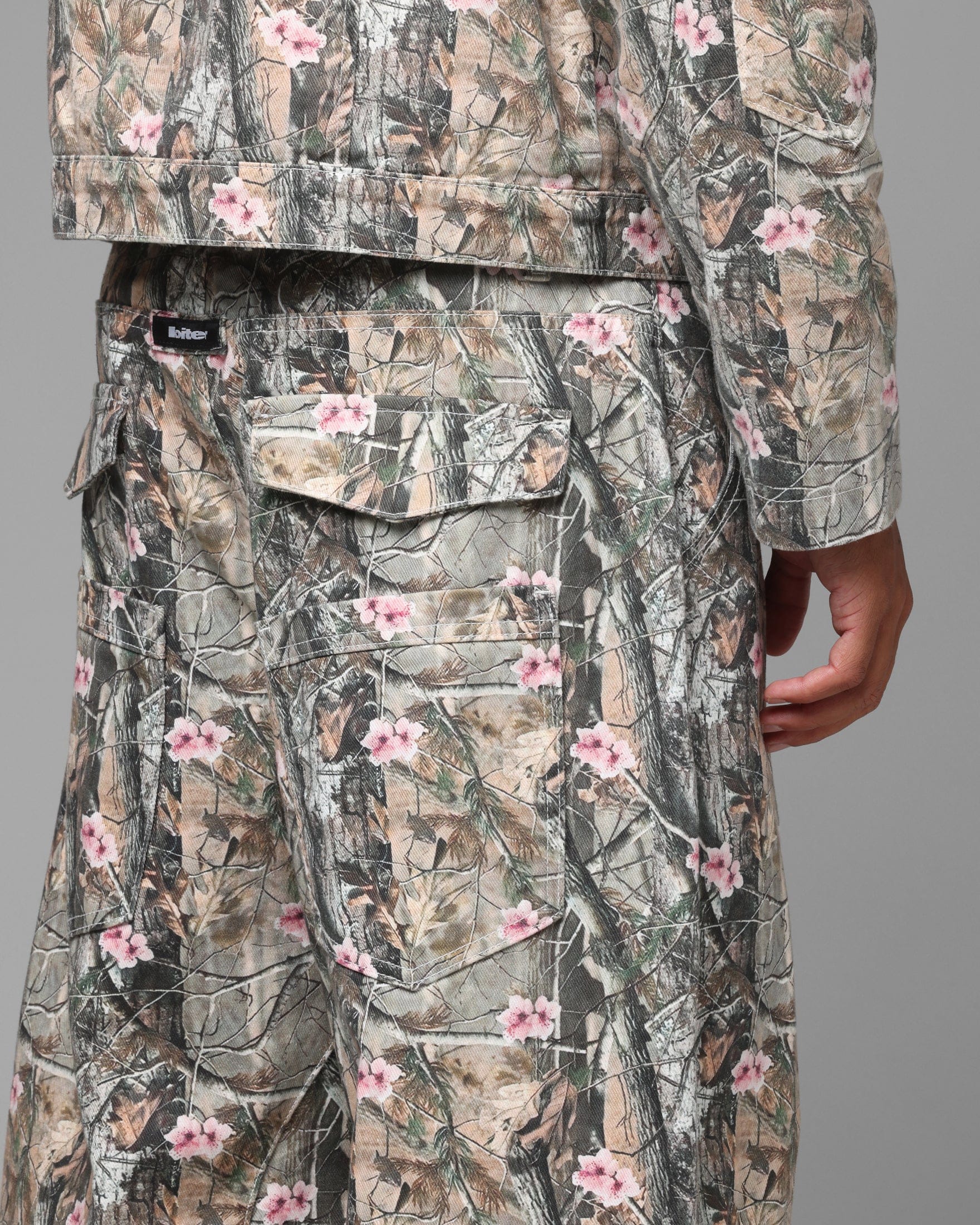 Loiter Thrasher Pants Pink Tree Camo
