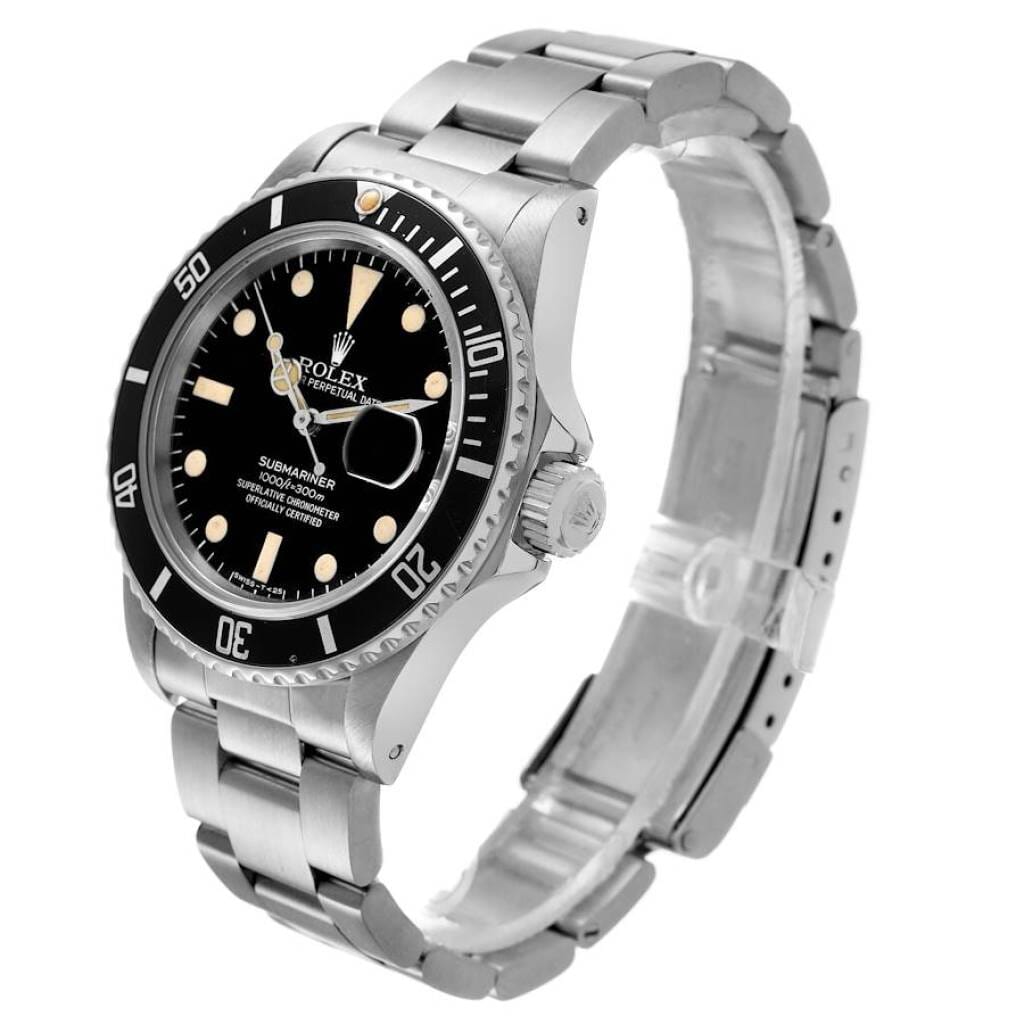Vintage Submariner (Reference 16800). A 40mm stainless steel automatic wristwatch with date. 1983-1984
