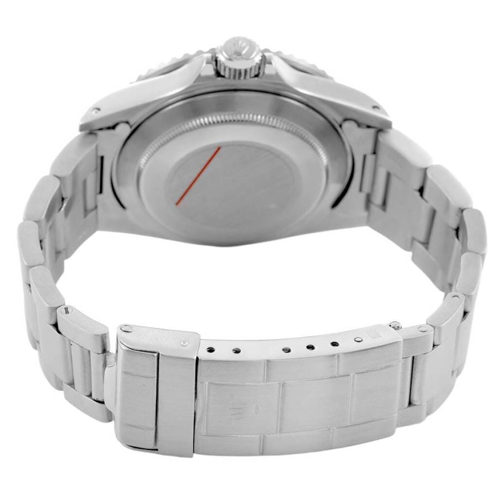 Vintage Submariner (Reference 16800). A 40mm stainless steel automatic wristwatch with date. 1983-1984