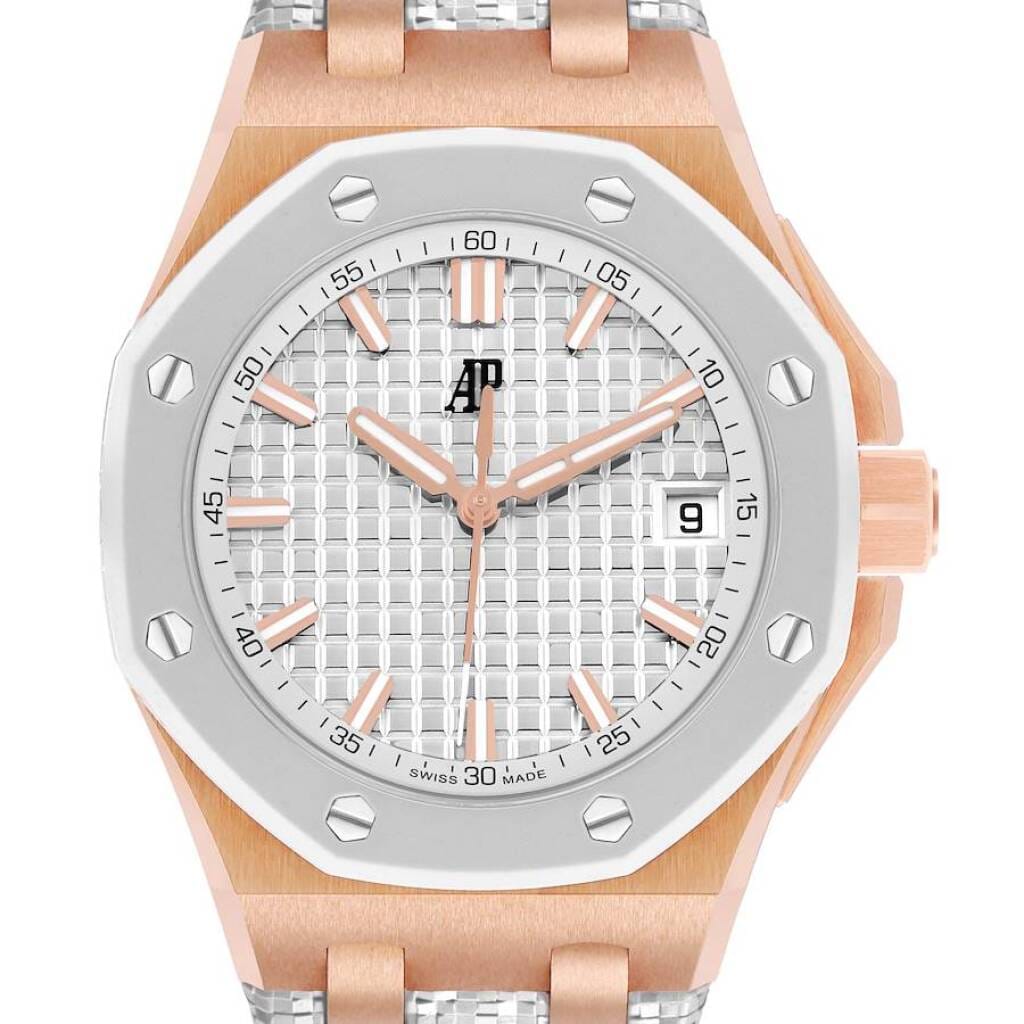 Royal Oak Offshore (Reference 77605OK.OO.A101CA.01). A 37mm rose gold automatic wristwatch with date.