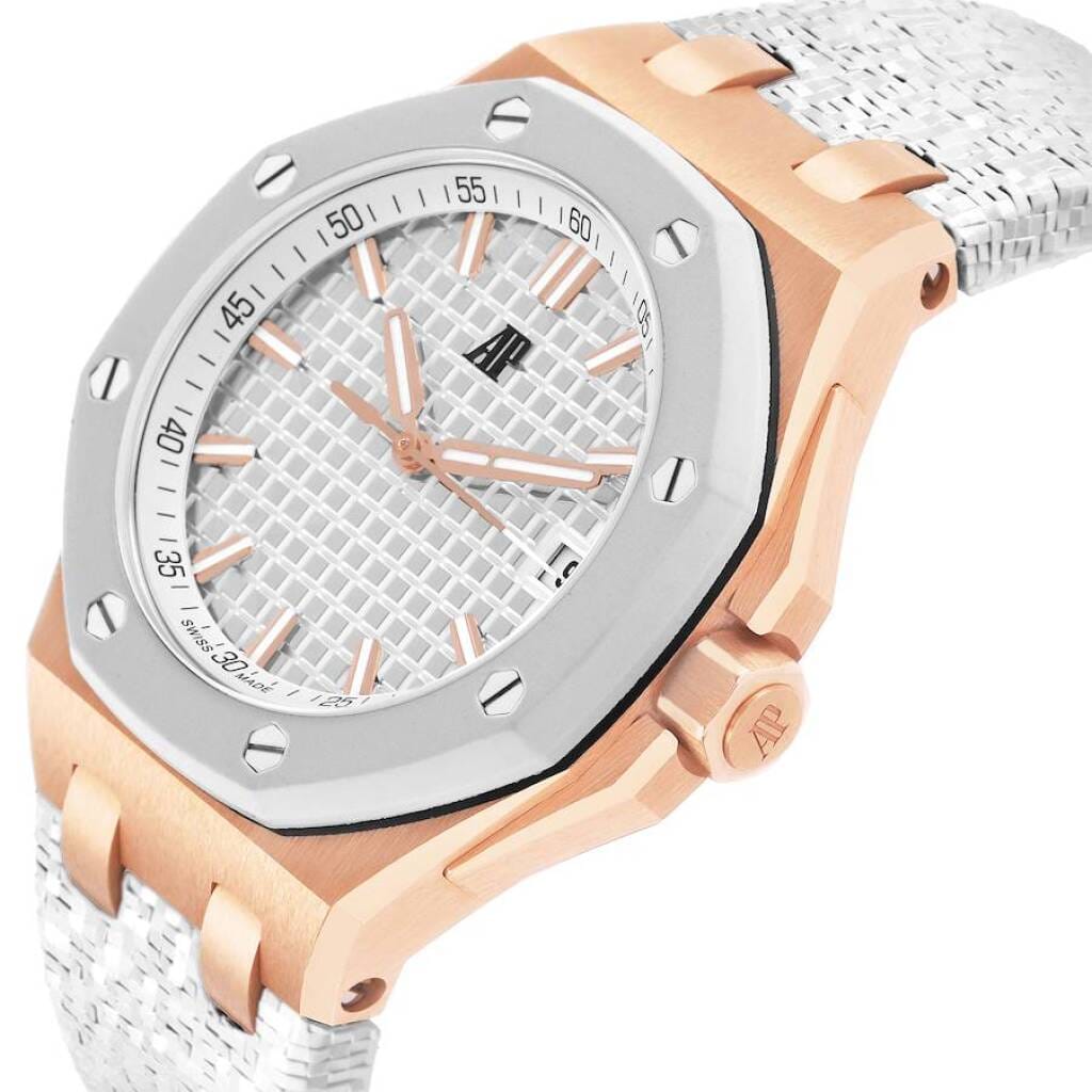 Royal Oak Offshore (Reference 77605OK.OO.A101CA.01). A 37mm rose gold automatic wristwatch with date.