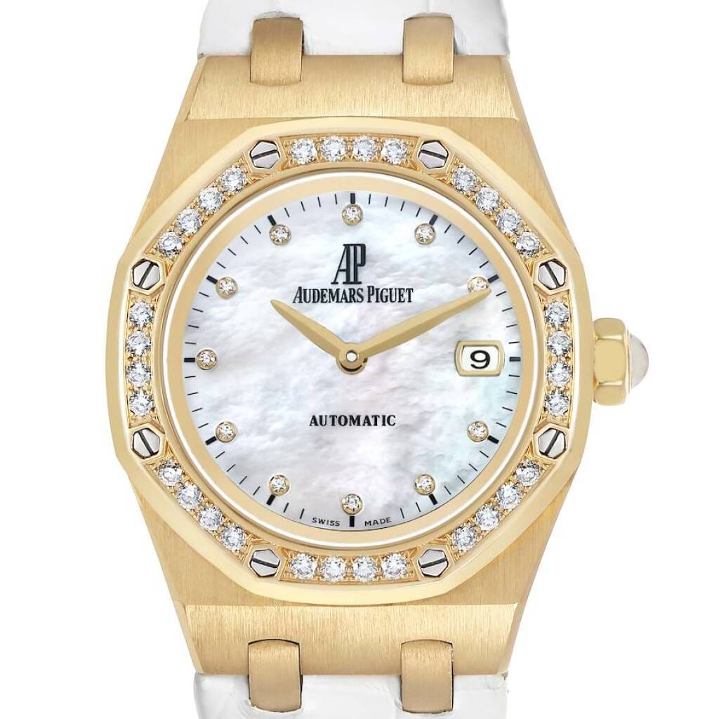 Lady Royal Oak (Reference 77321). A 33mm yellow gold diamond-set quartz wristwatch with date.