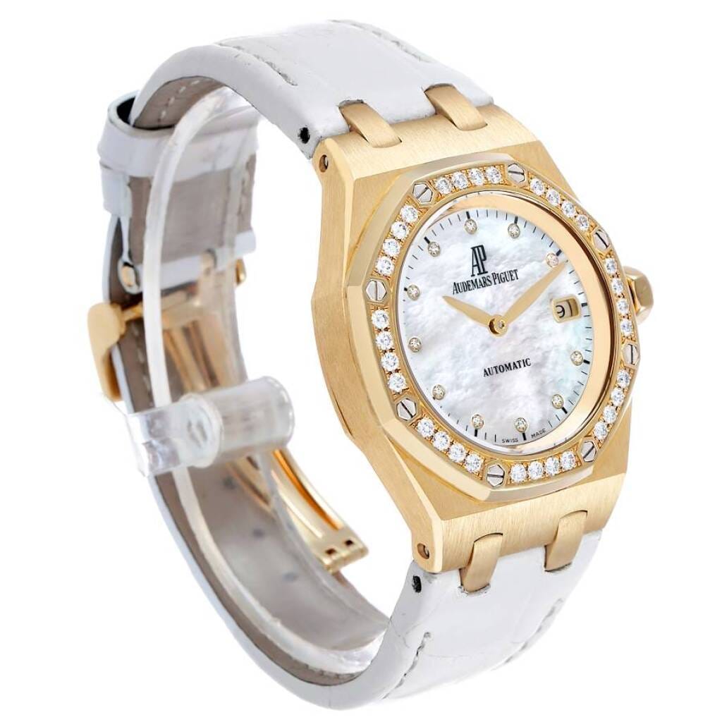 Lady Royal Oak (Reference 77321). A 33mm yellow gold diamond-set quartz wristwatch with date.