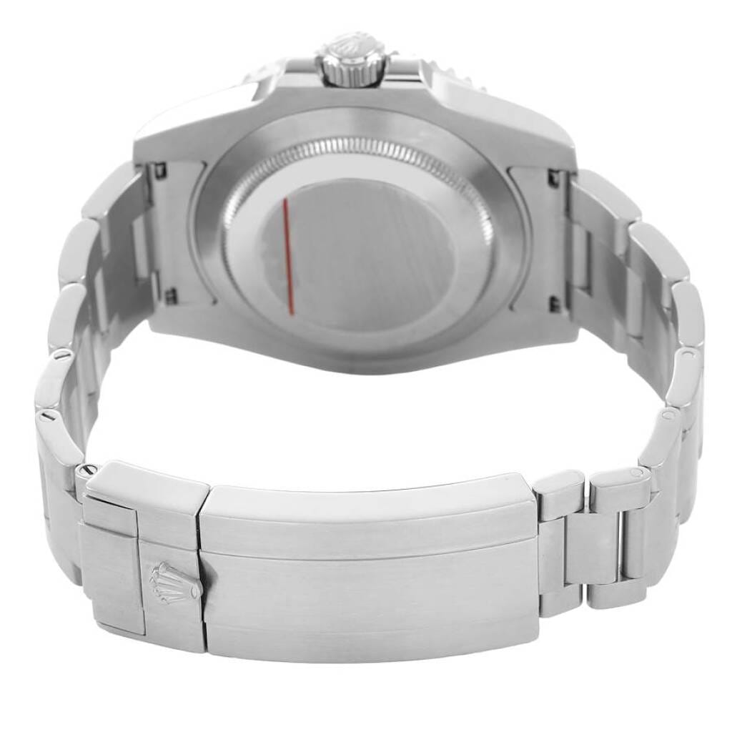 Submariner (Reference 116610). A 40mm stainless steel automatic wristwatch with date.