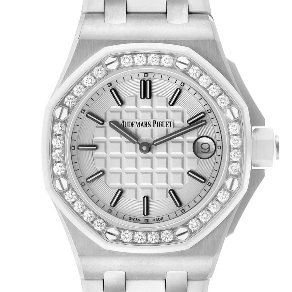 Royal Oak Offshore (Reference 67540SK.ZZ.A010CA.01). A 37mm stainless steel diamond-set automatic wristwatch with date.