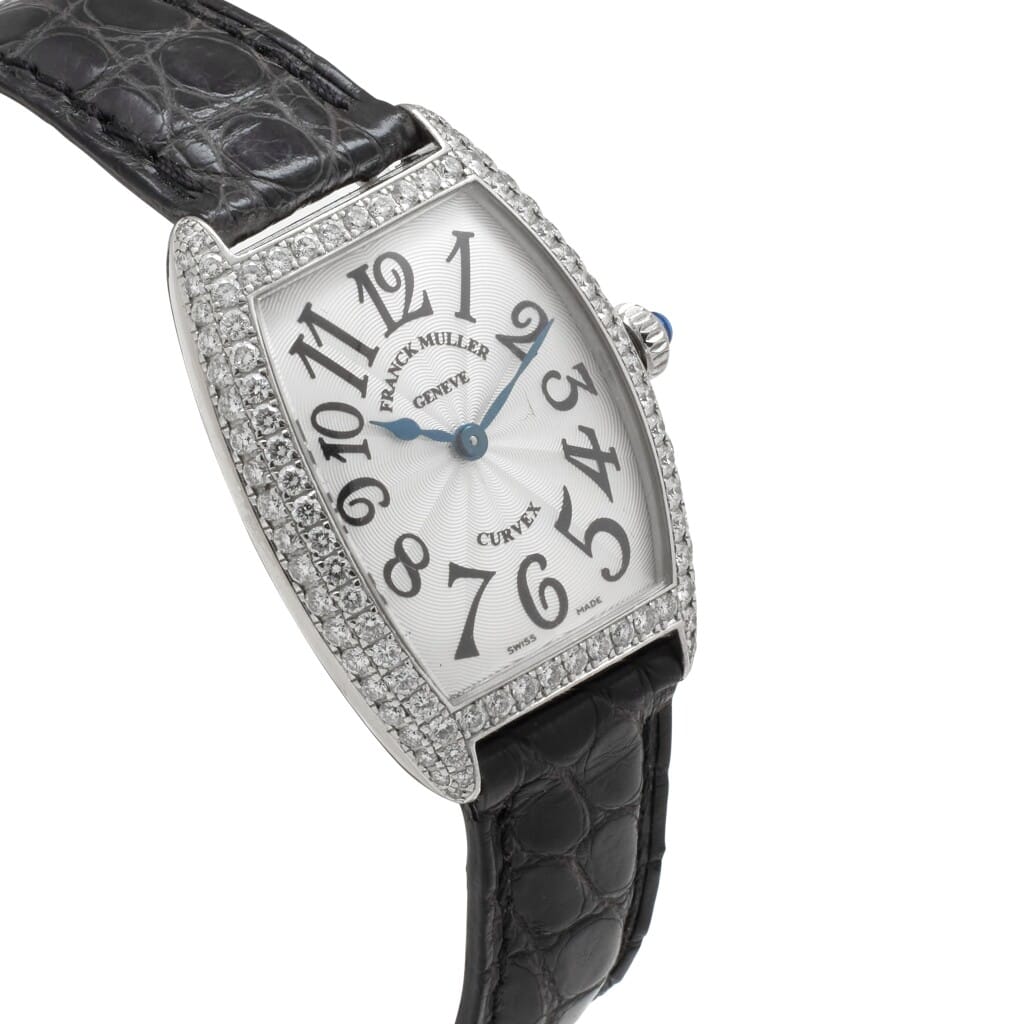 Cintrée Curvex (Reference 1752 QZ D). A 35mm white gold diamond-set quartz wristwatch.