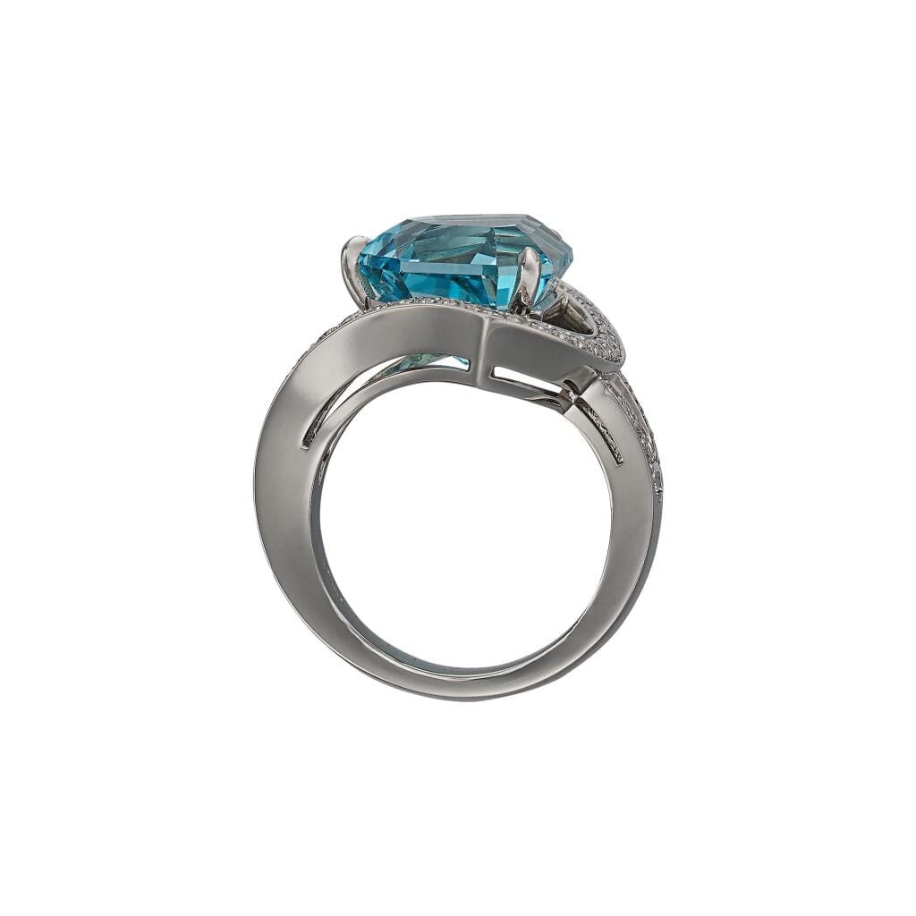 Platinum, Aquamarine and Diamond Ring