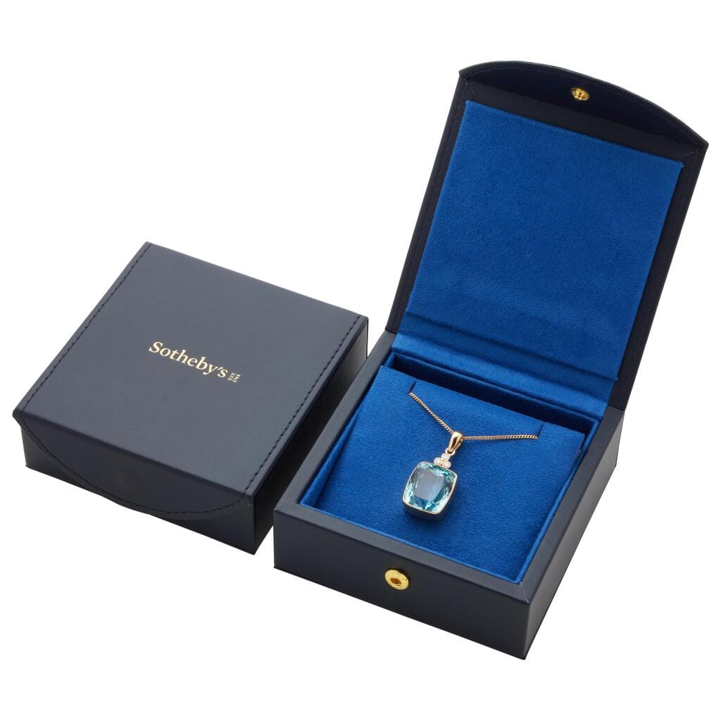 Gold, 20.00ct Aquamarine and Diamond Pendant Necklace