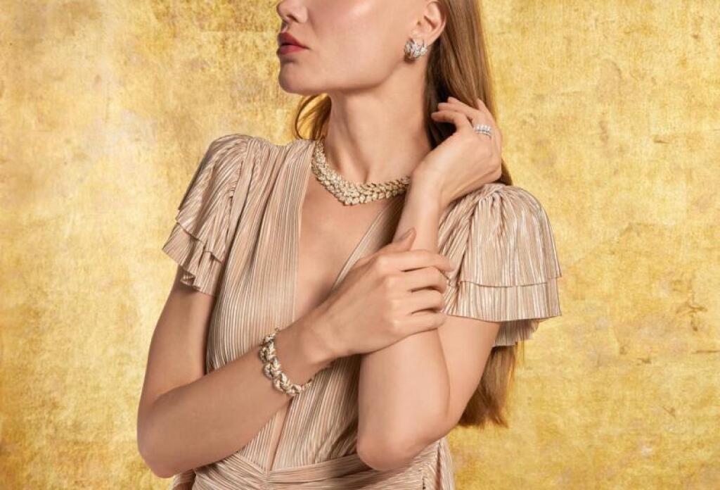 Vintage Platinum, Gold and Diamond Feuilles Bracelet