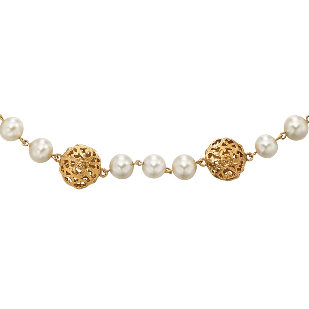 Gold Metal and Imitation Pearl Necklace