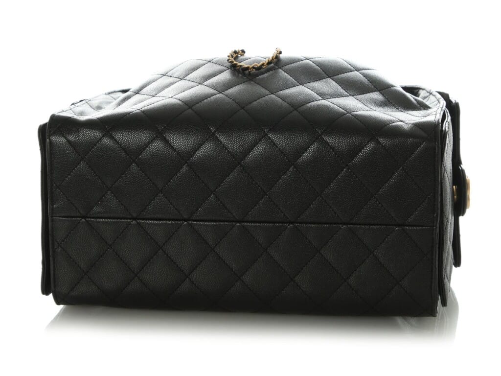Black Quilted Caviar Medium 25 Aged Gold Hardware, 2026