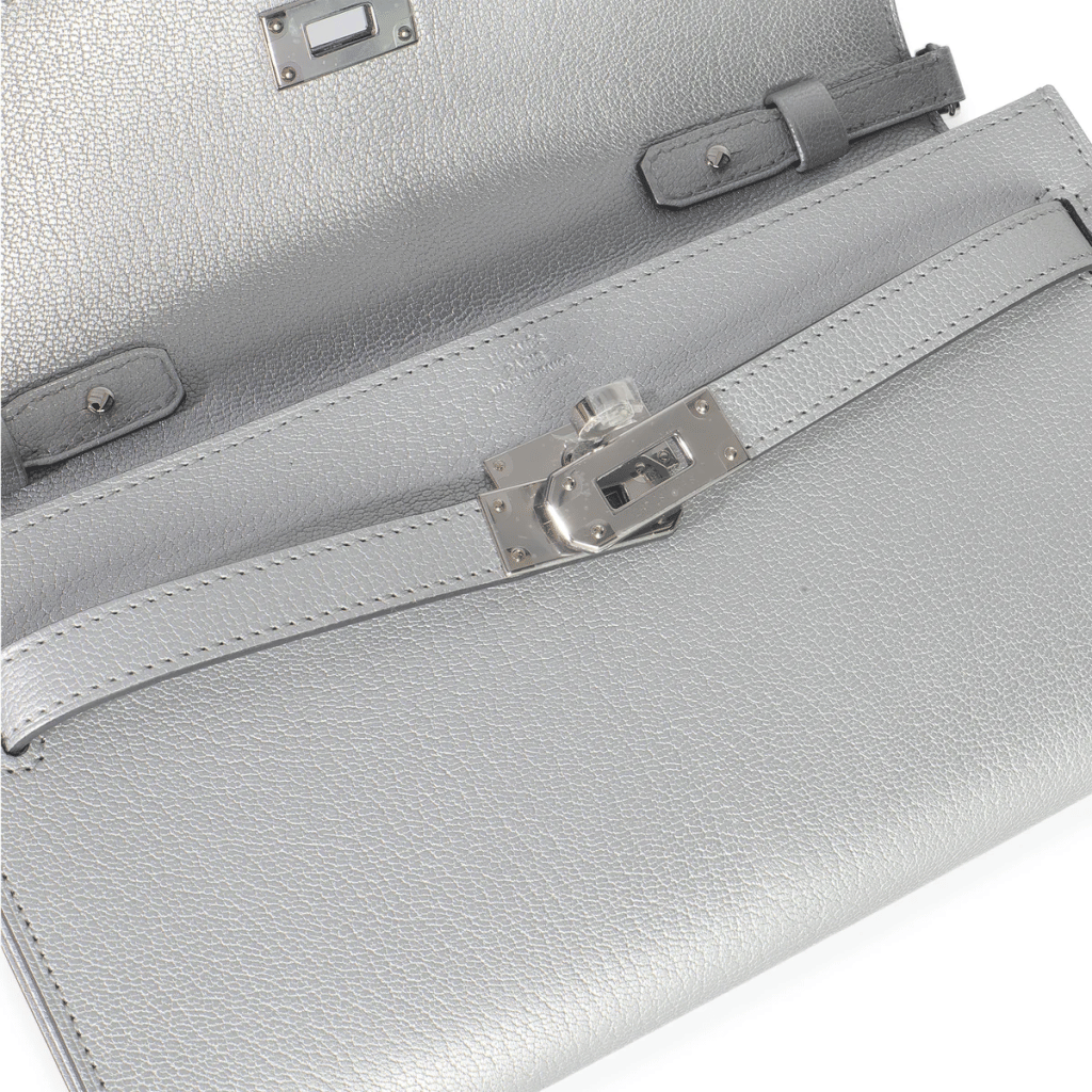 Argent Metallic Chevre Chamkilight Kelly Wallet To Go Palladium Hardware, 2025