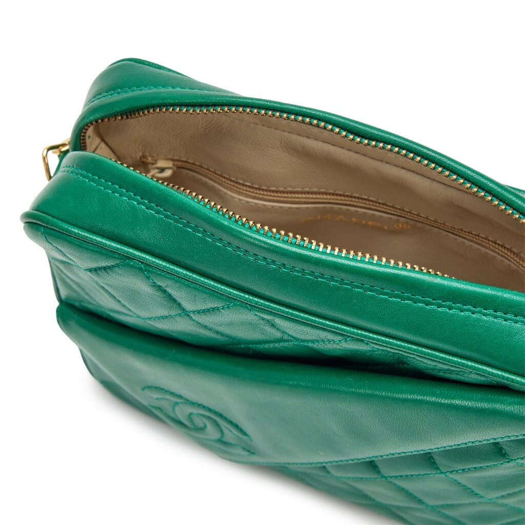 Vintage Emerald Green Quilted Lambskin Front Pocket Tassel Camera Bag Gold Hardware, 1986-1988