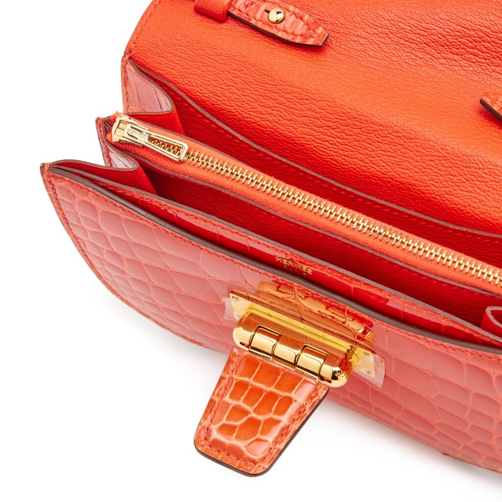 Rouge Indien Shiny Alligator Mini Convoyeur Bag Gold Hardware, 2017