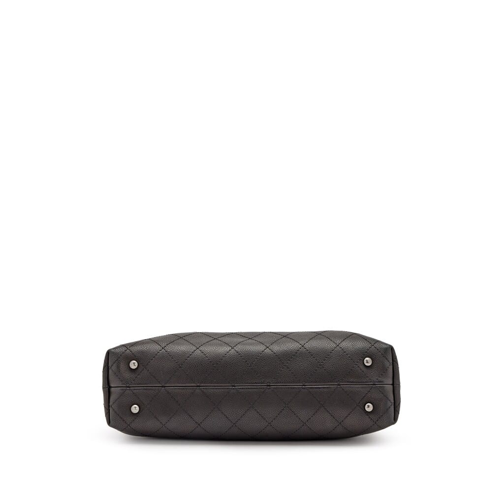 Black Quilted Urban Shopping Tote Silver Hardware, 2017